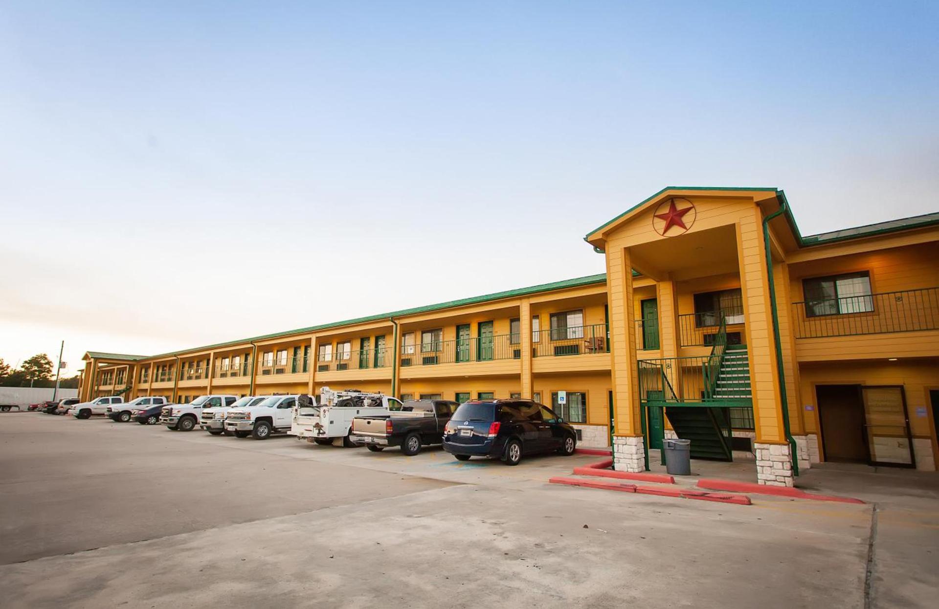 Scottish Inn & Suites photo 4