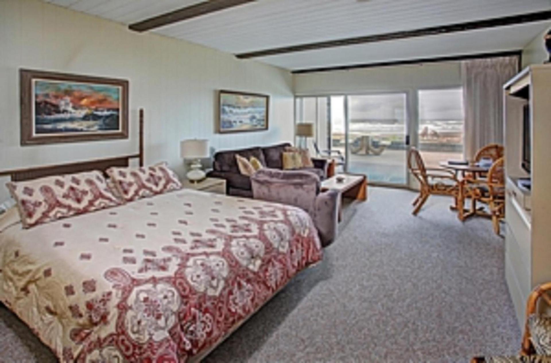 Lanai at the Cove photo 7