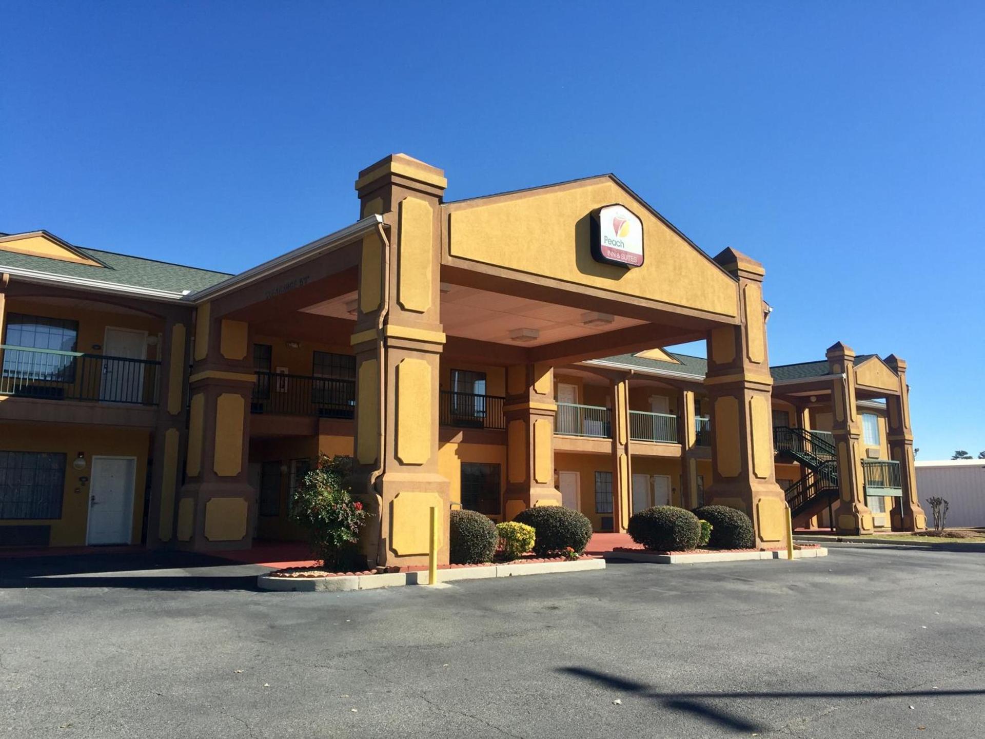 Peach State Inn & Suites photo 1