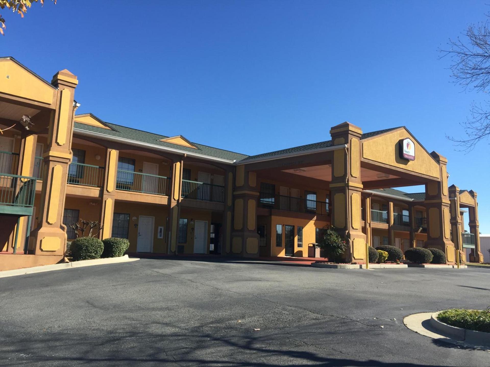 Peach State Inn & Suites photo 4