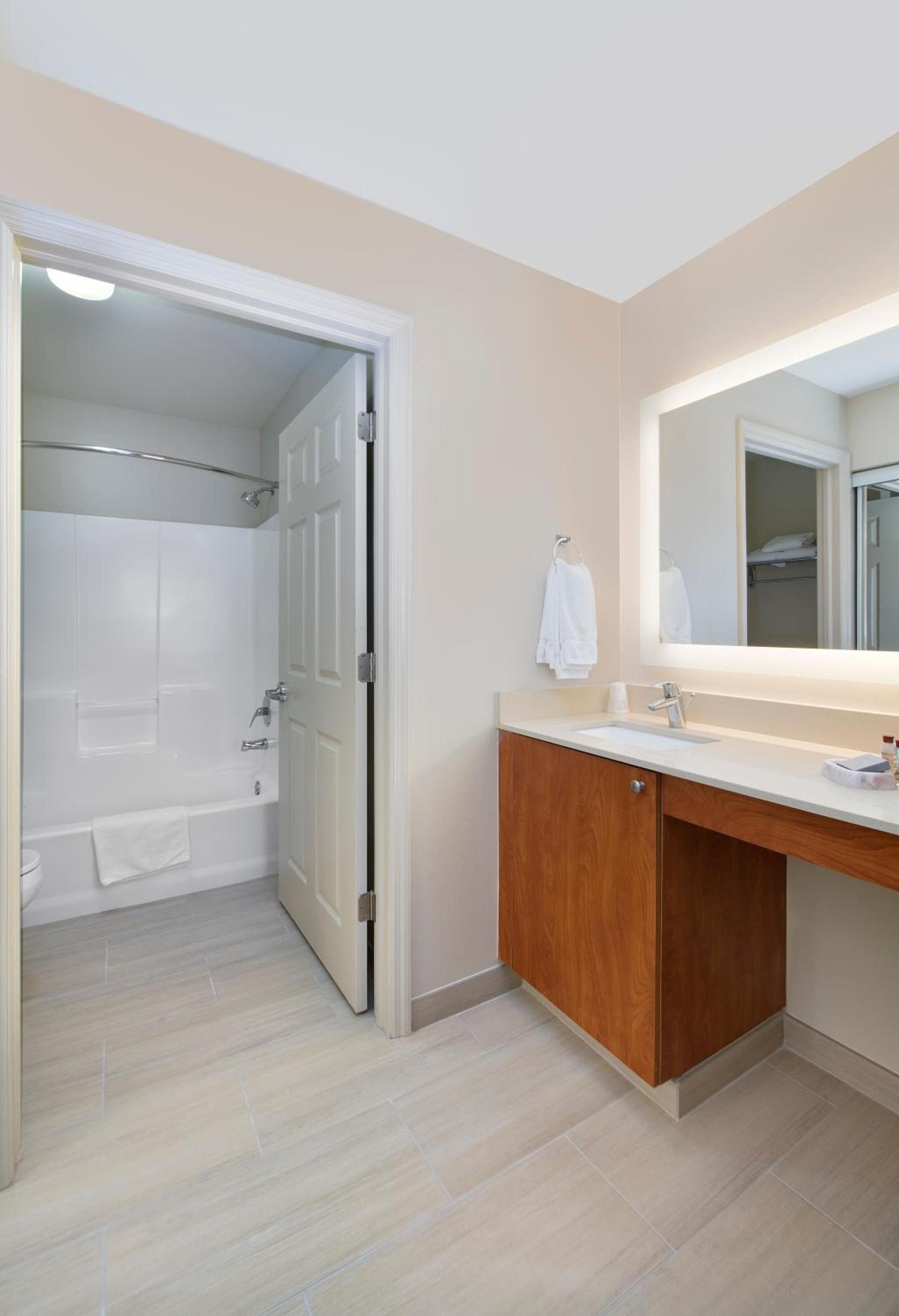Hawthorn Extended Stay by Wyndham Naples photo 32