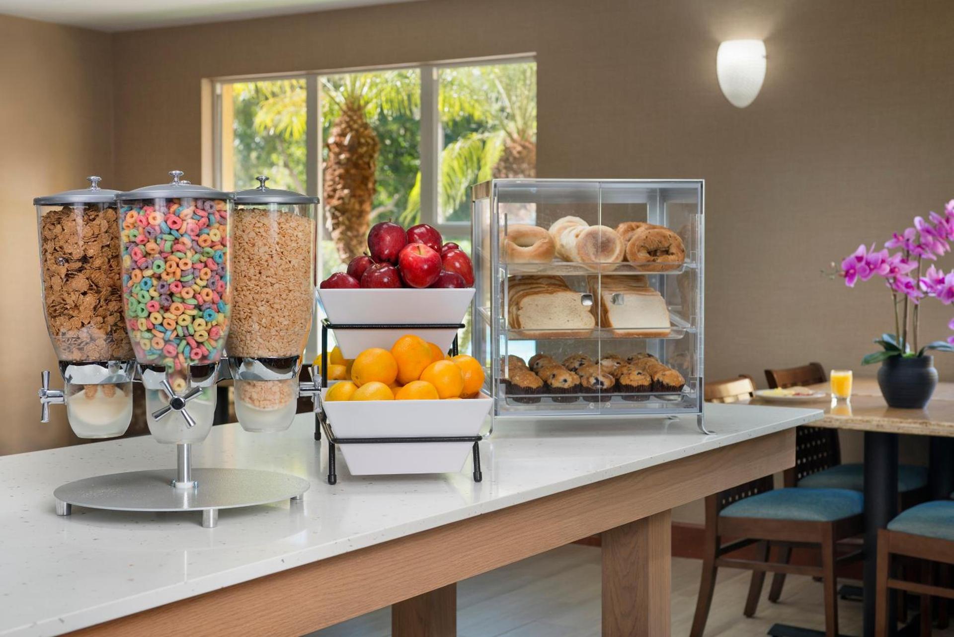 Hawthorn Extended Stay by Wyndham Naples photo 26