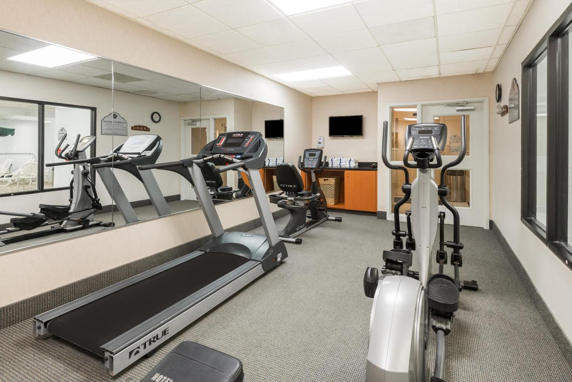 Wingate by Wyndham Erie photo 13