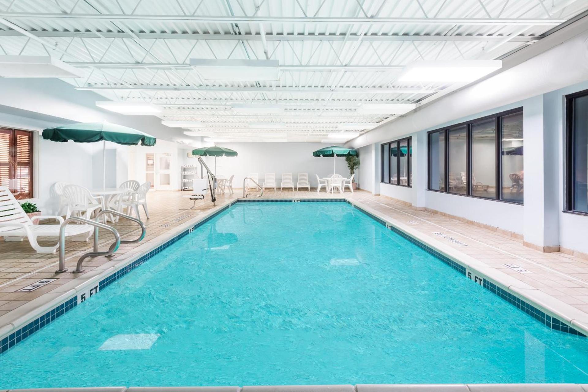 Wingate by Wyndham Erie photo 16