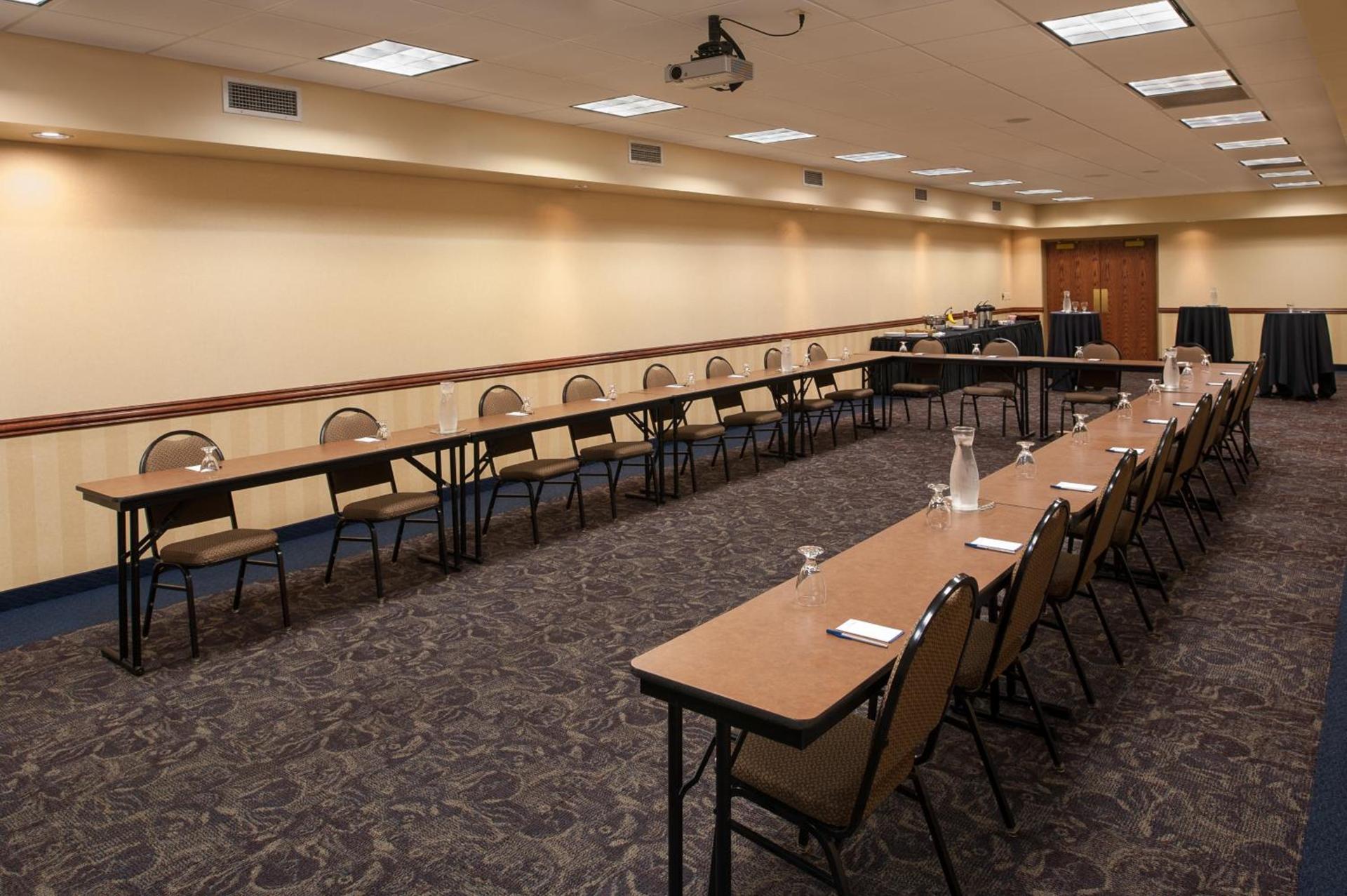 AmericInn by Wyndham Mankato Event Center near MSU photo 68