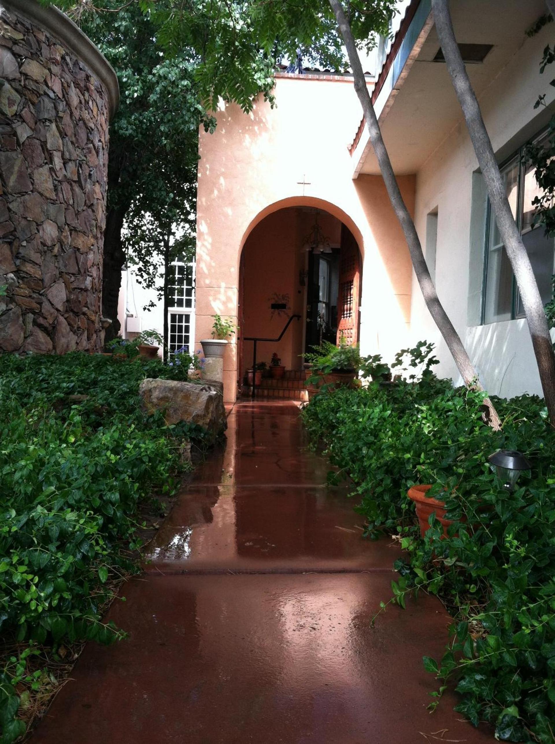 Lundeen Inn of the Arts photo 4