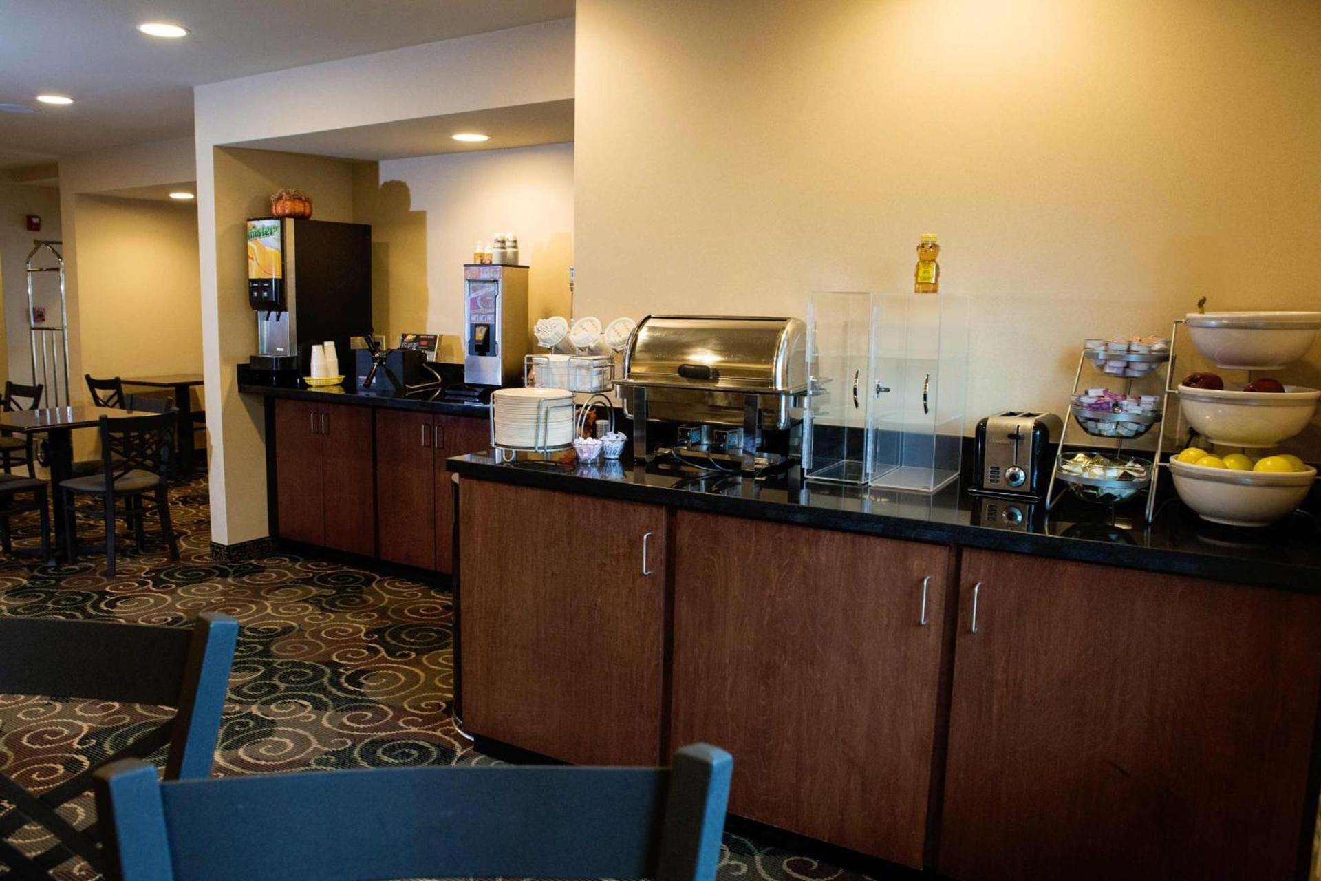 Cobblestone Hotel & Suites - Knoxville photo 23