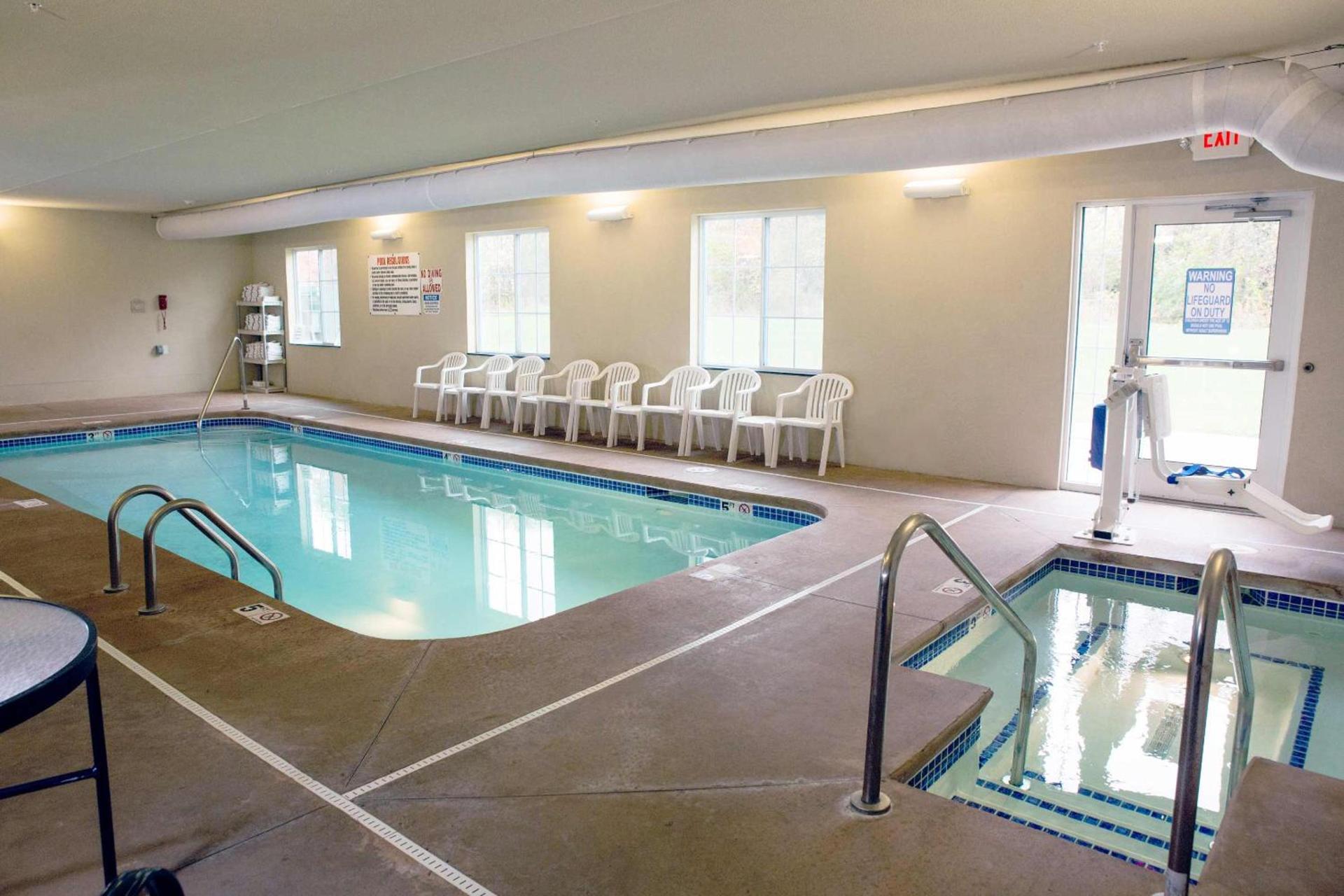 Cobblestone Hotel & Suites - Knoxville photo 24