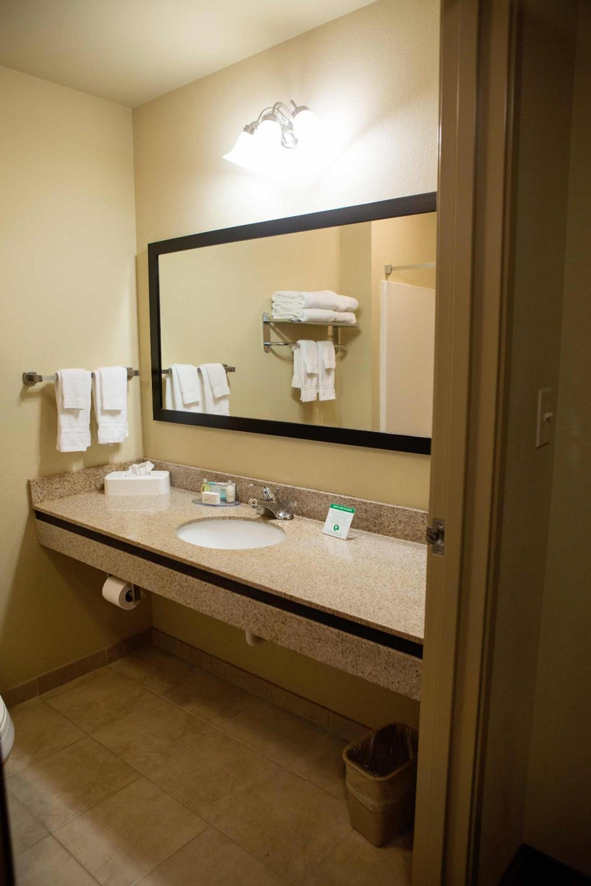 Cobblestone Hotel & Suites - Knoxville photo 29