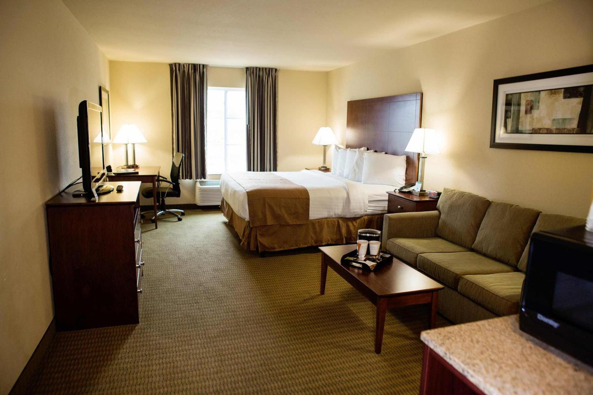 Cobblestone Hotel & Suites - Knoxville photo 3