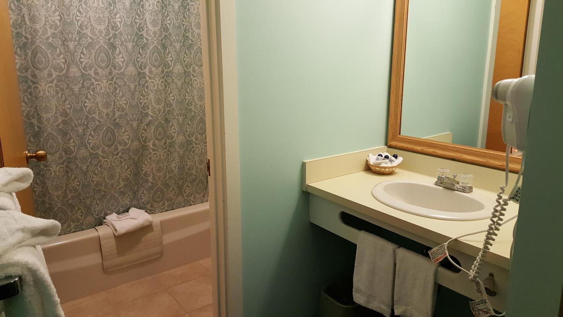 Cascades Lodge photo 7