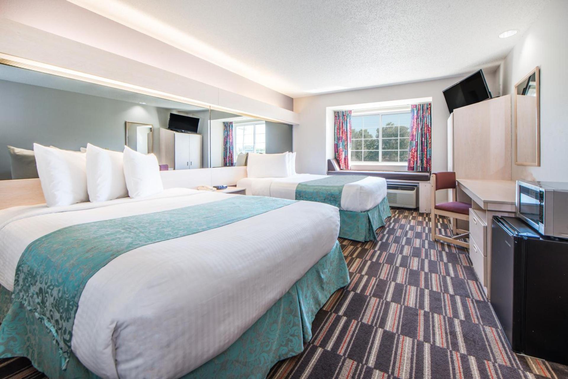 Microtel Inn & Suites Claremore Route 66 photo 8