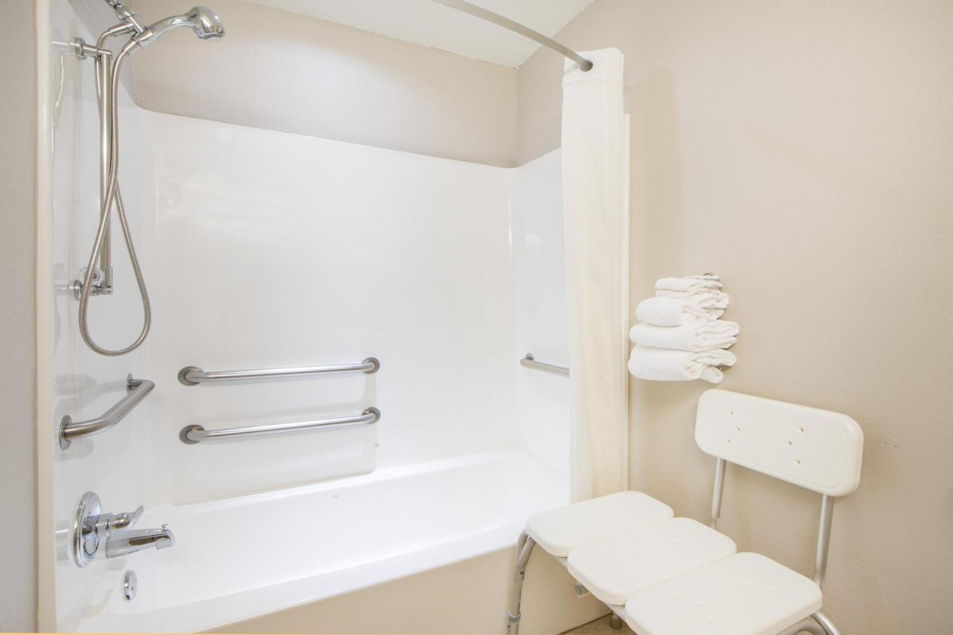 Microtel Inn & Suites Claremore Route 66 photo 12