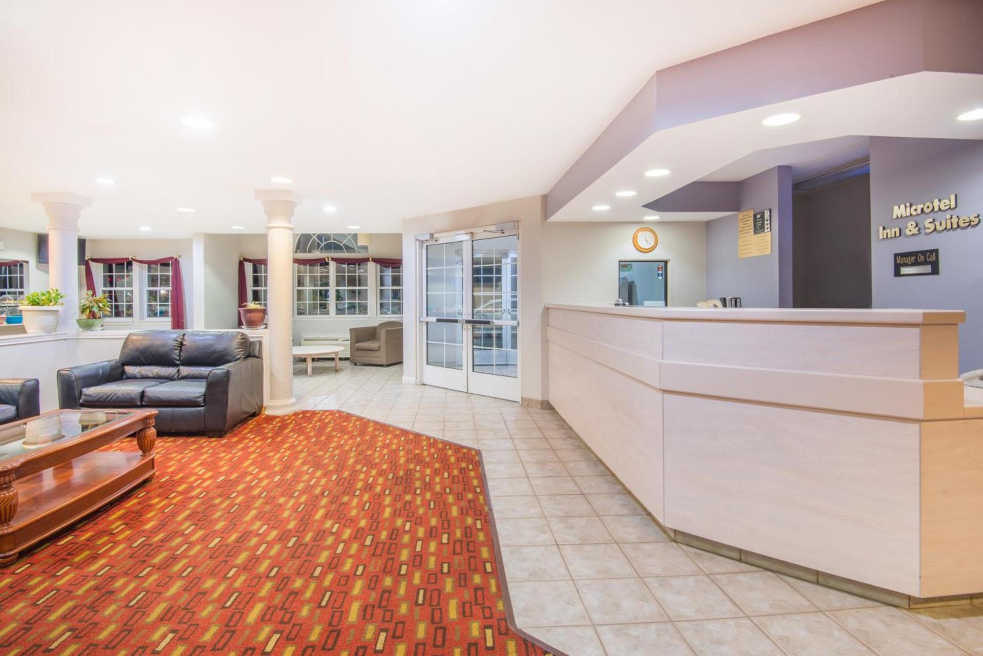 Microtel Inn & Suites Claremore Route 66 photo 3
