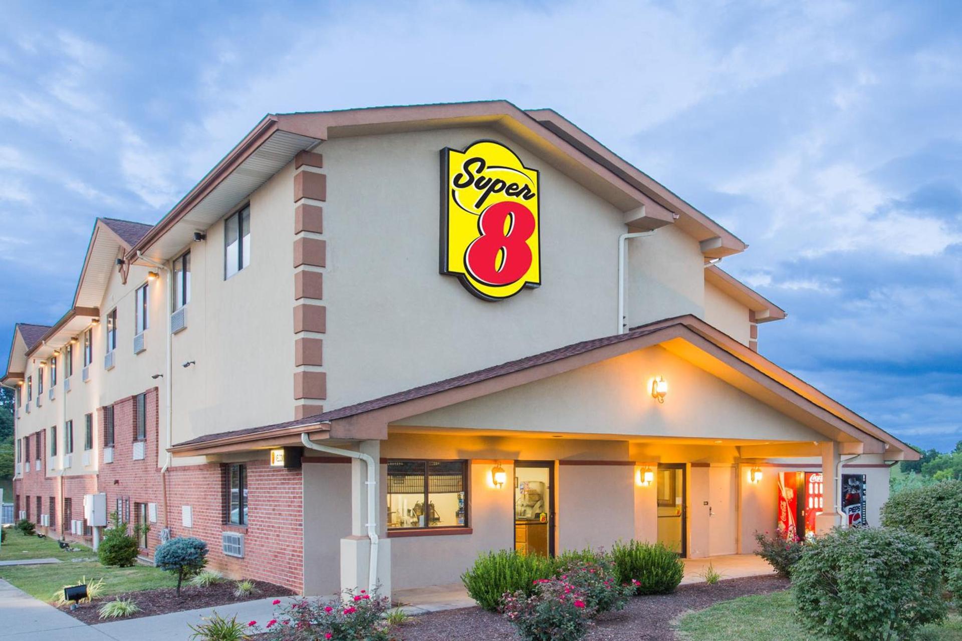 Super 8 by Wyndham Abingdon VA photo 39