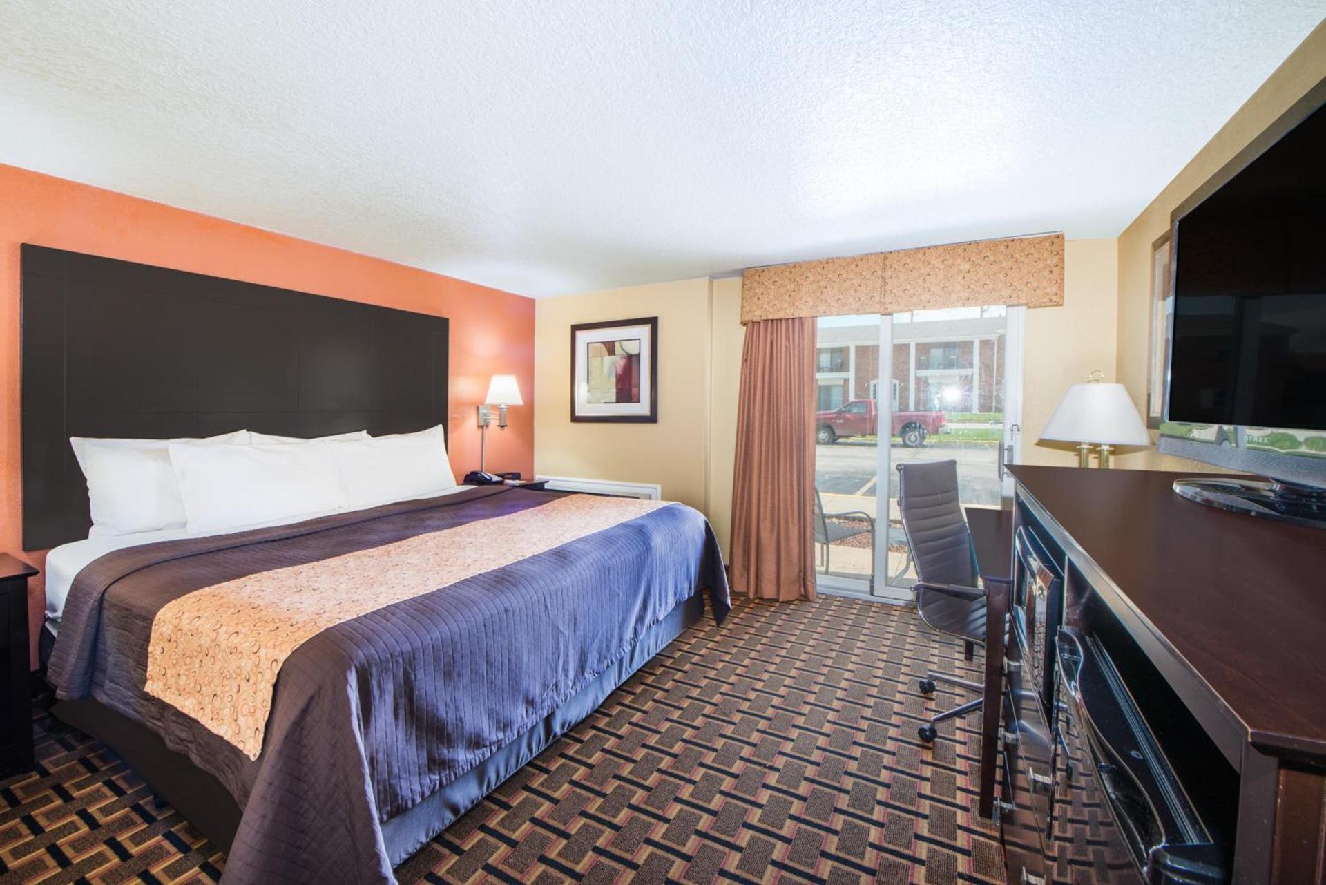 Days Inn by Wyndham Joplin photo 25