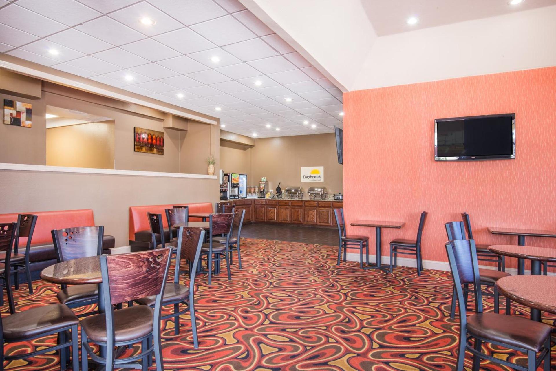 Days Inn by Wyndham Joplin photo 26