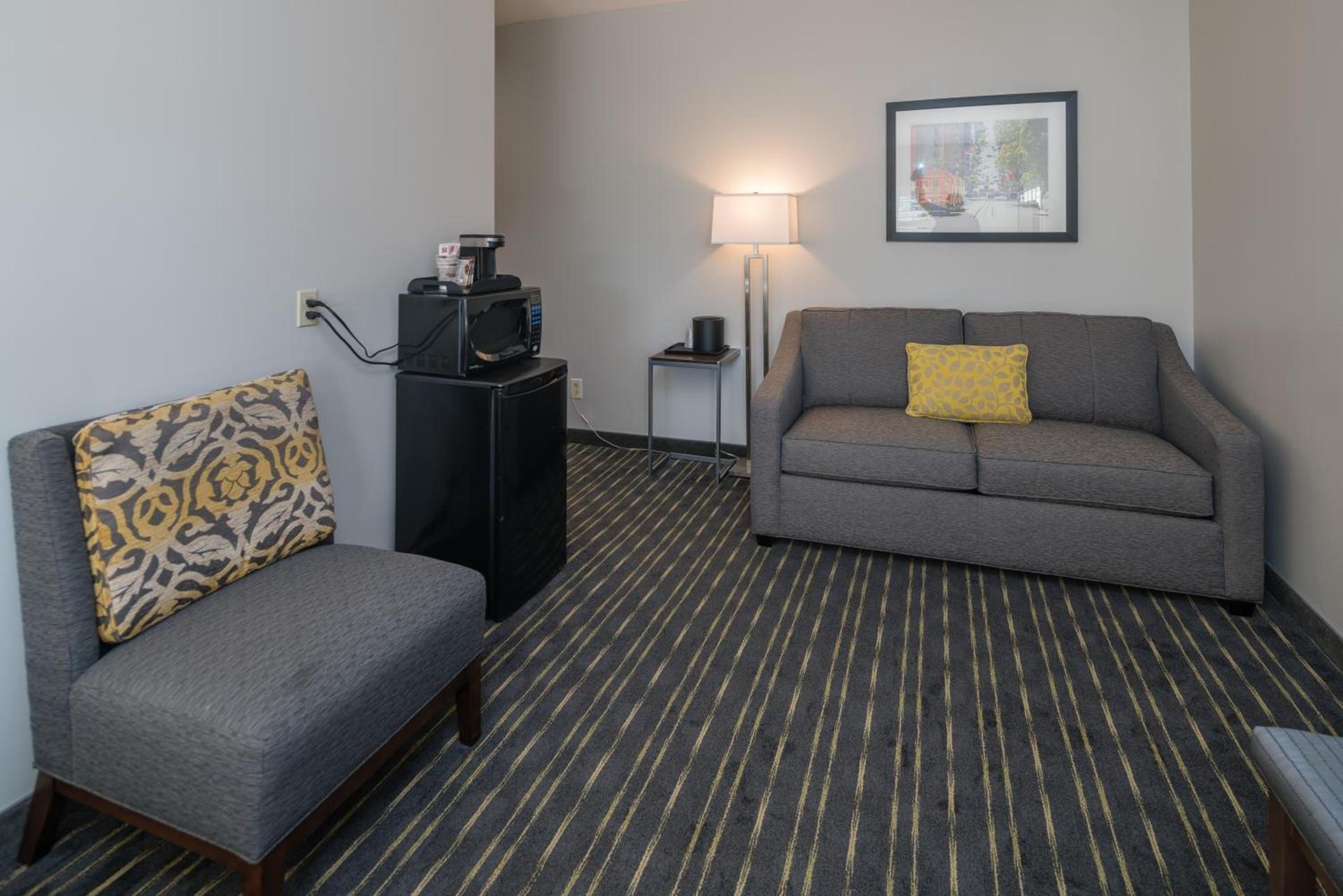 Hotel Aura SFO Airport FREE SHUTTLE photo 6