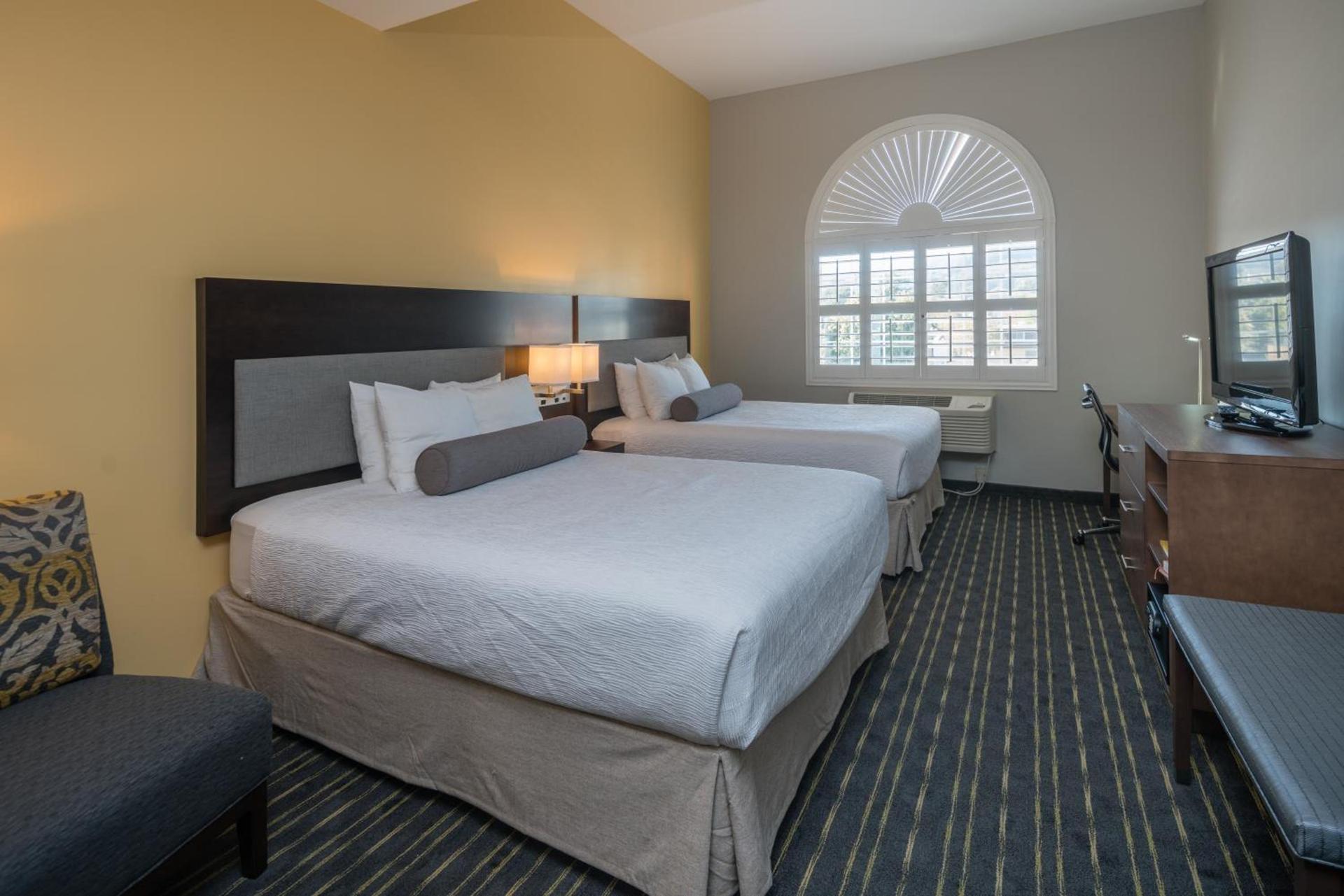 Hotel Aura SFO Airport FREE SHUTTLE photo 8