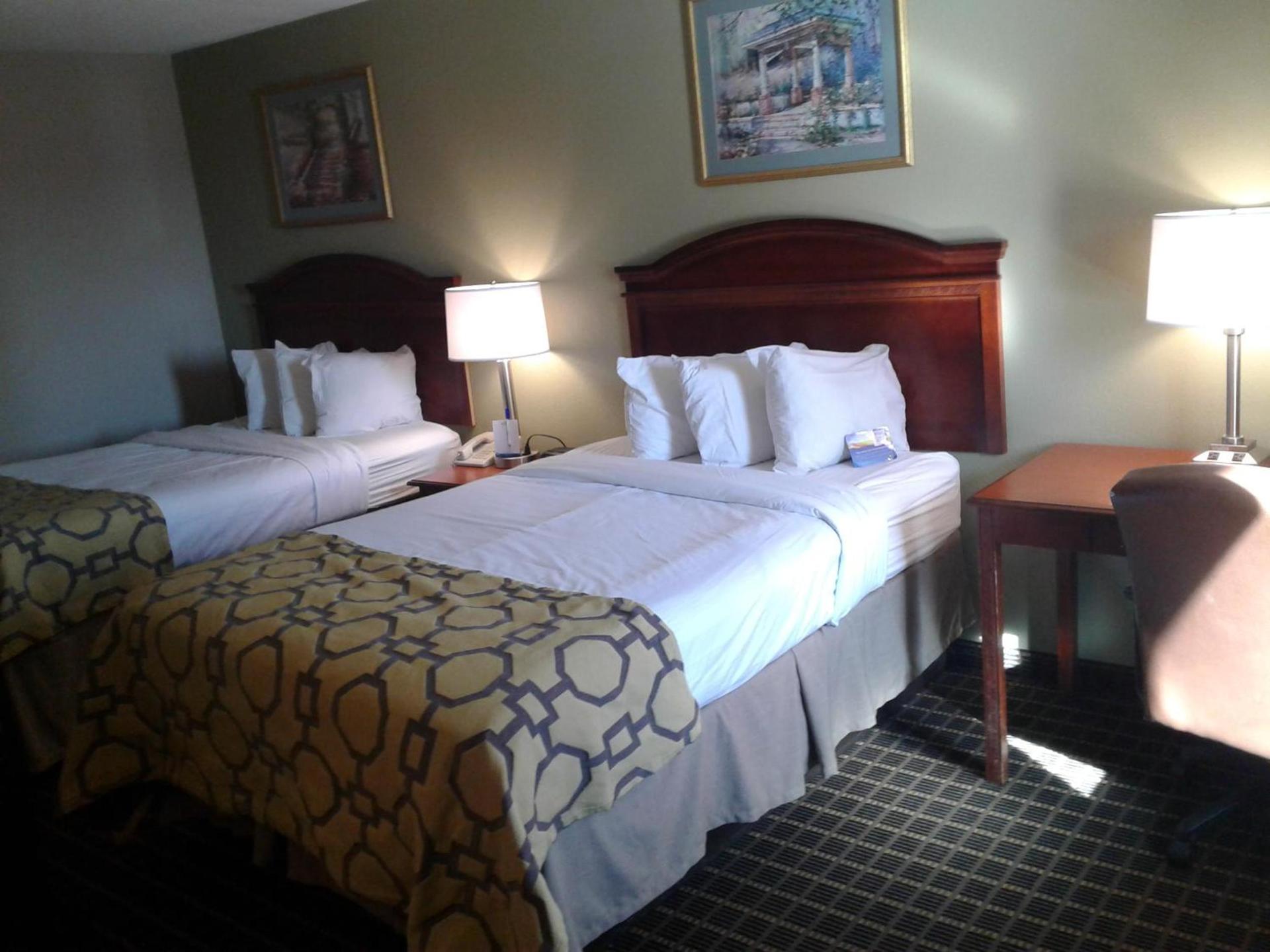 Baymont by Wyndham Clarksville Northeast photo 31
