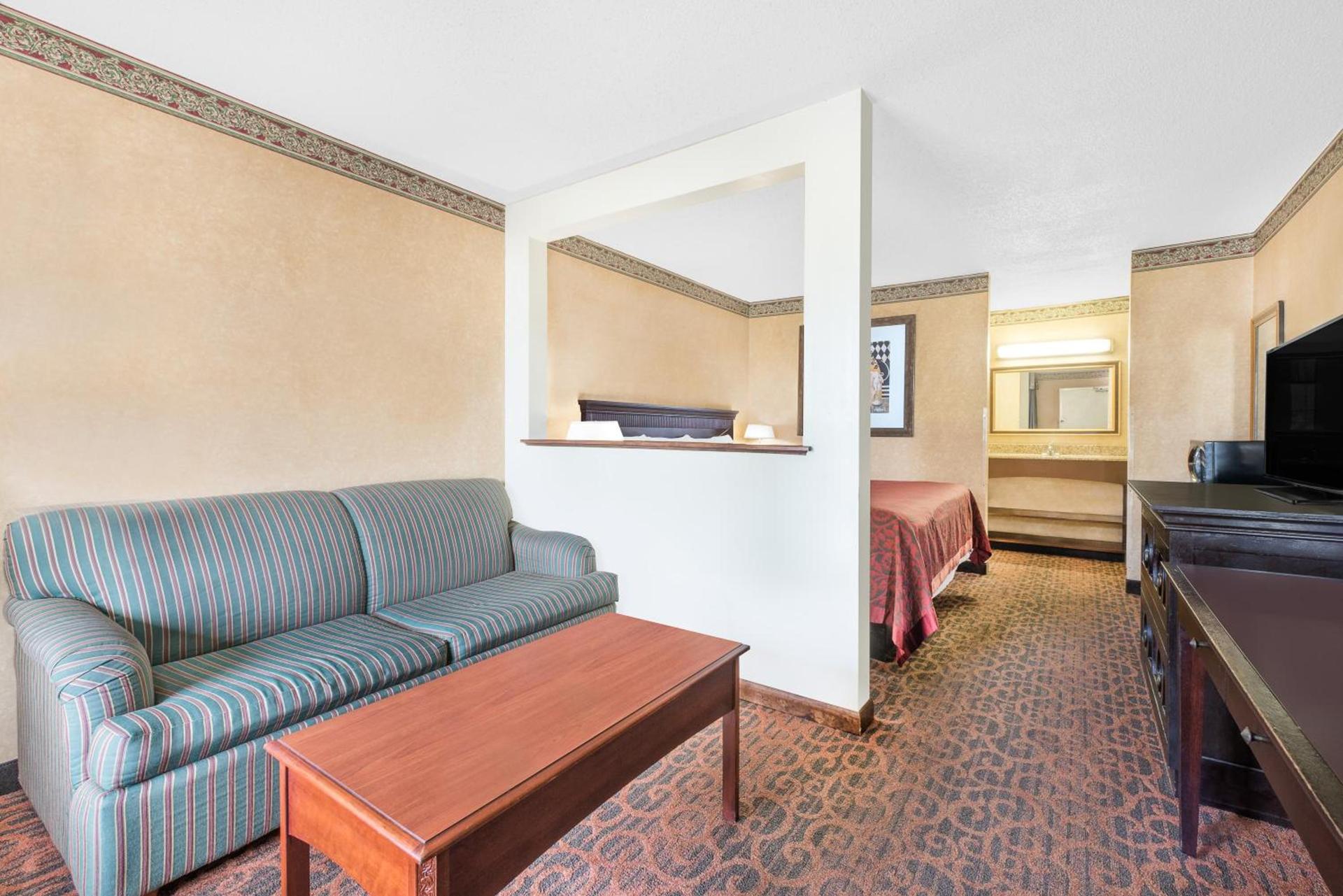 Days Inn & Suites by Wyndham York photo 26