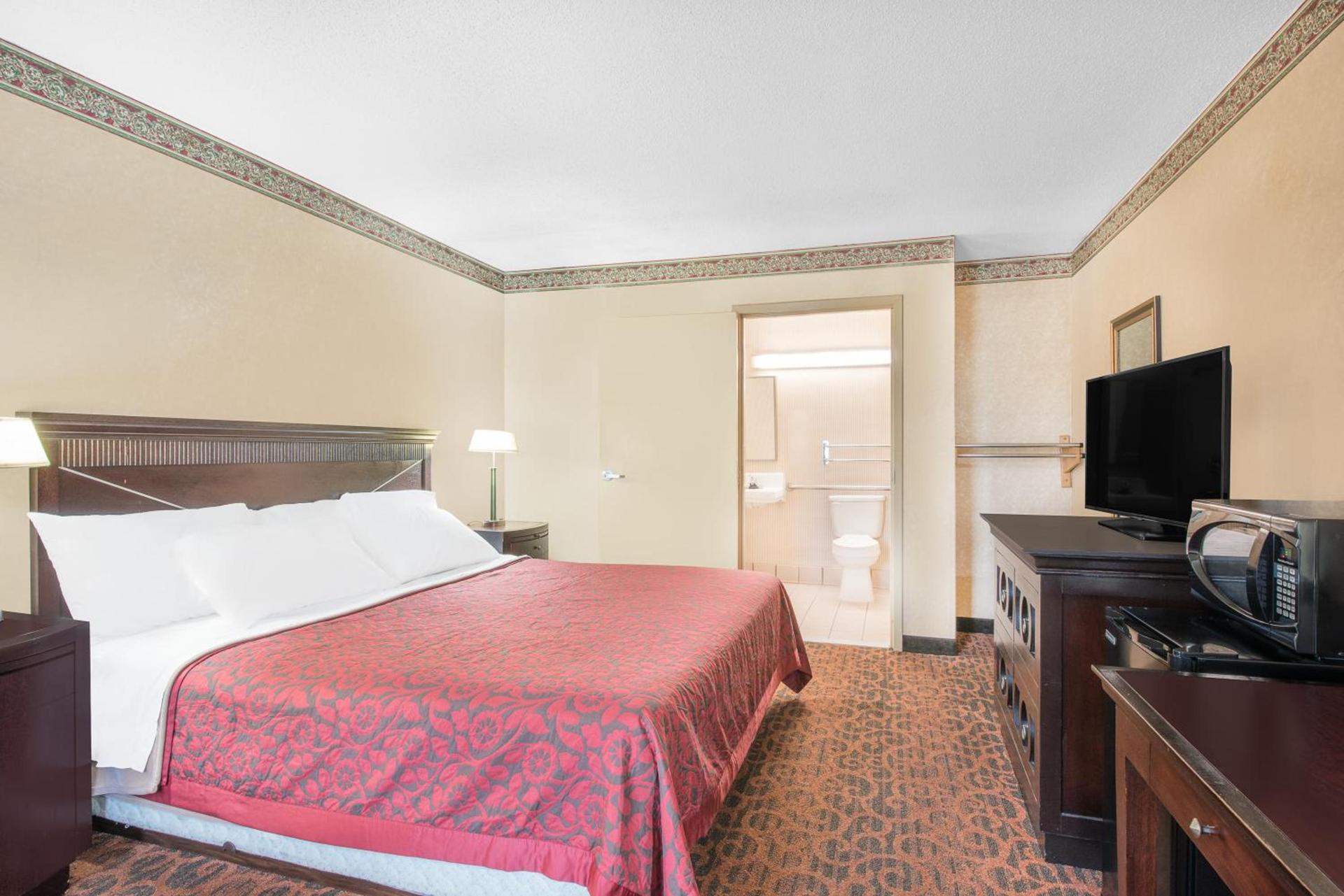 Days Inn & Suites by Wyndham York photo 18