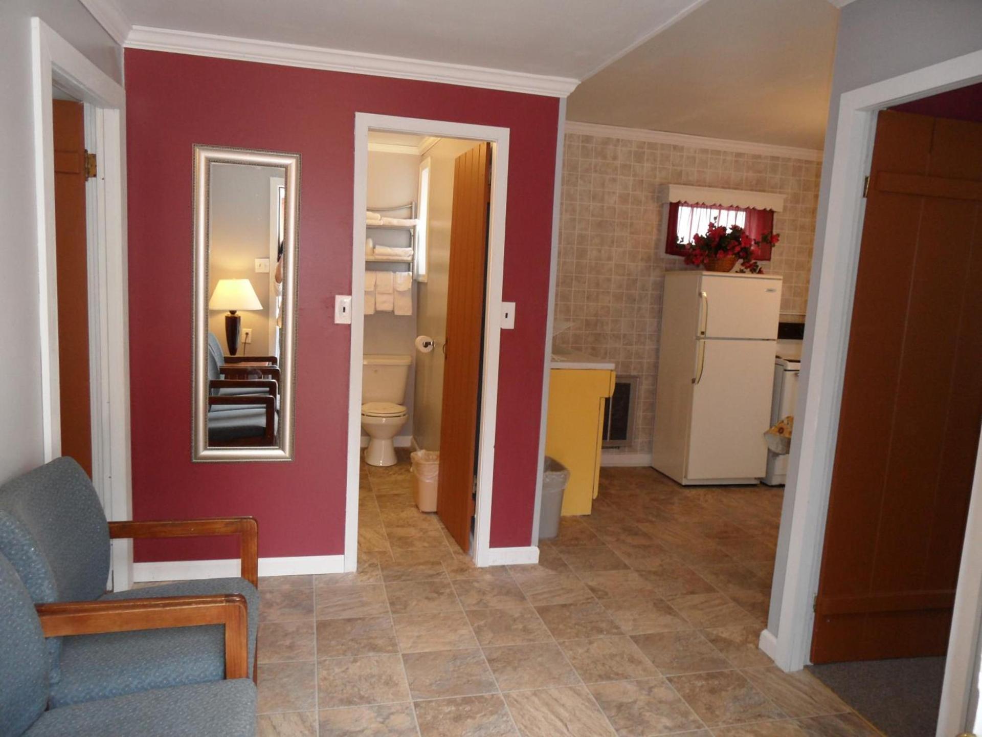 Seven Dwarfs Motel & Cabins photo 39