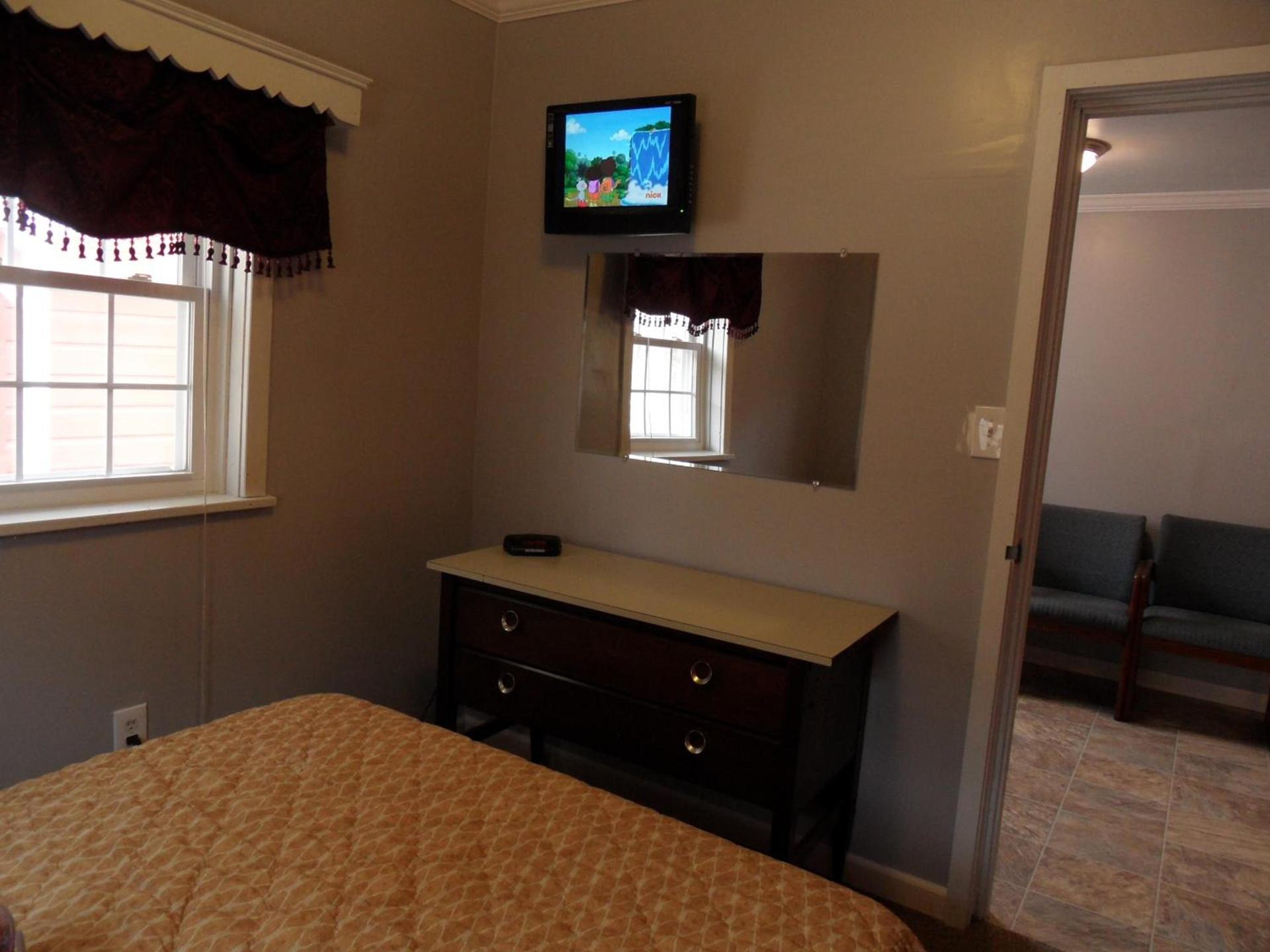 Seven Dwarfs Motel & Cabins photo 69