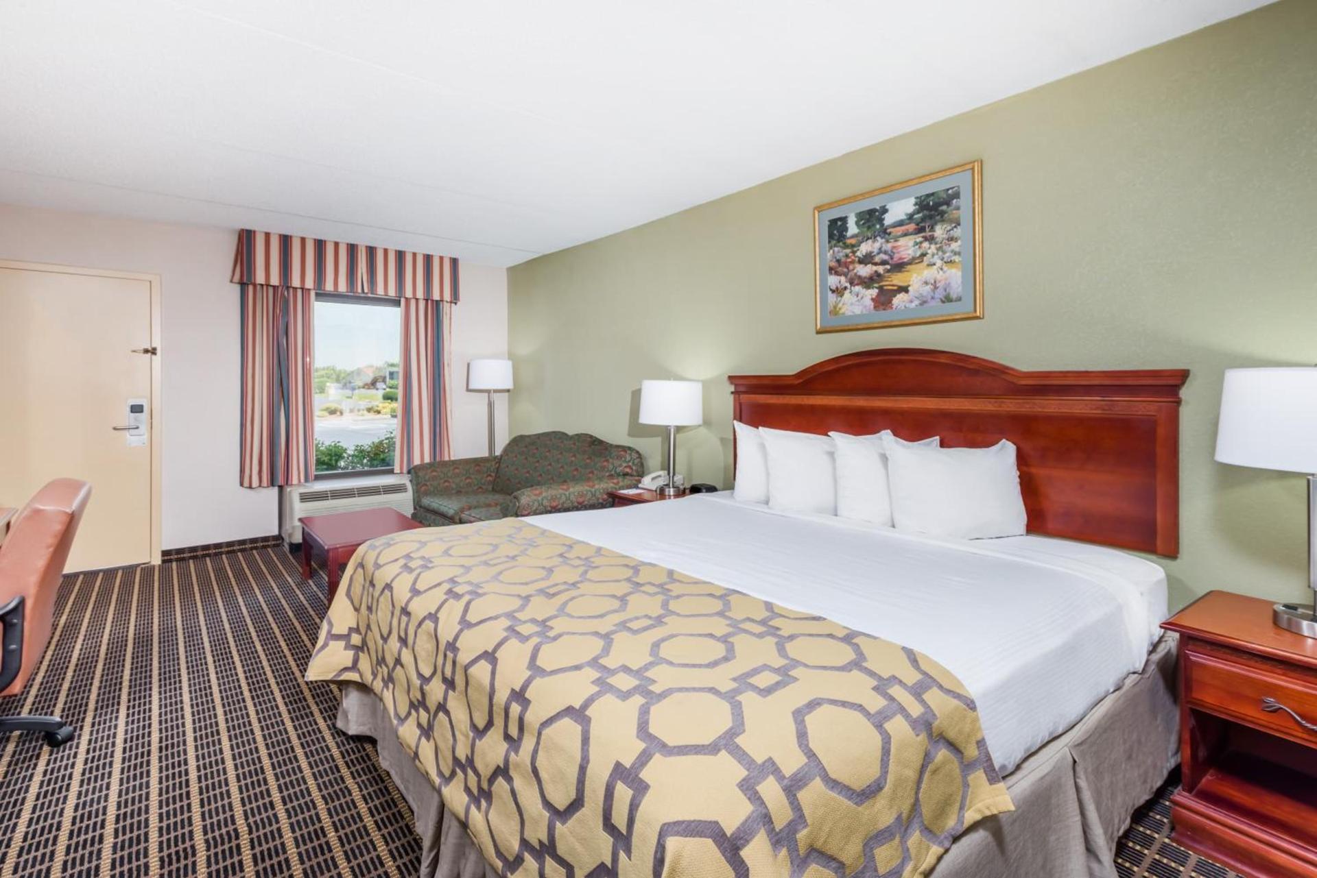 Baymont by Wyndham Clarksville Northeast photo 24