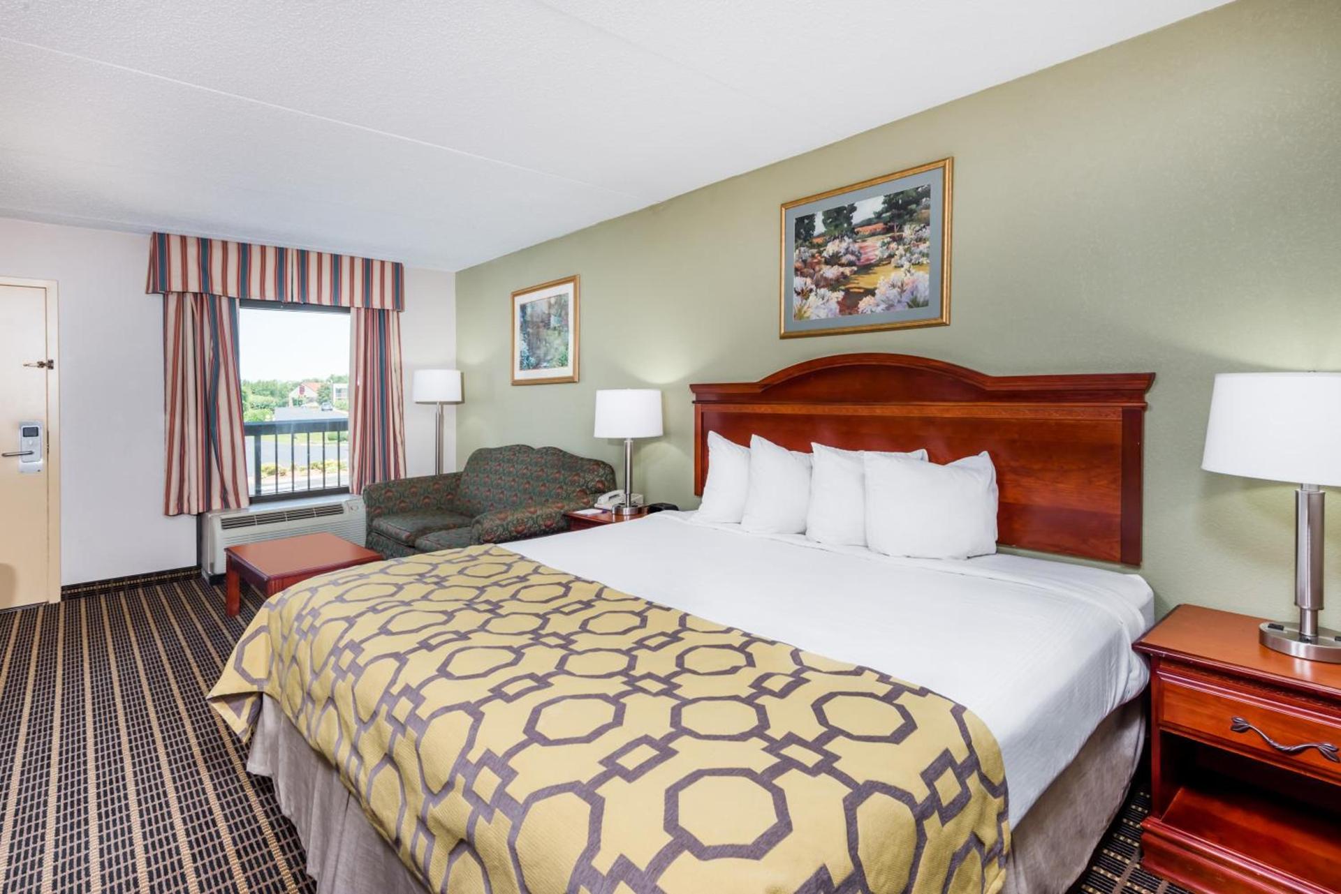 Baymont by Wyndham Clarksville Northeast photo 20