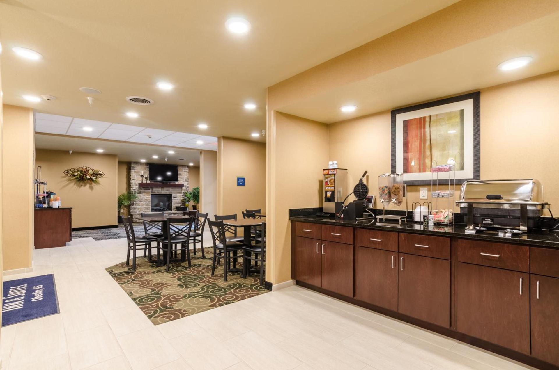 Cobblestone Inn & Suites - Oberlin photo 4