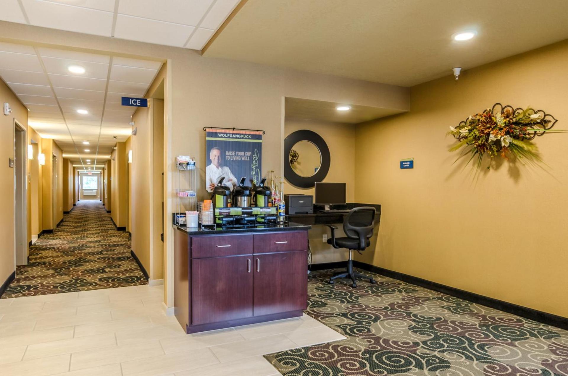 Cobblestone Inn & Suites - Oberlin photo 31