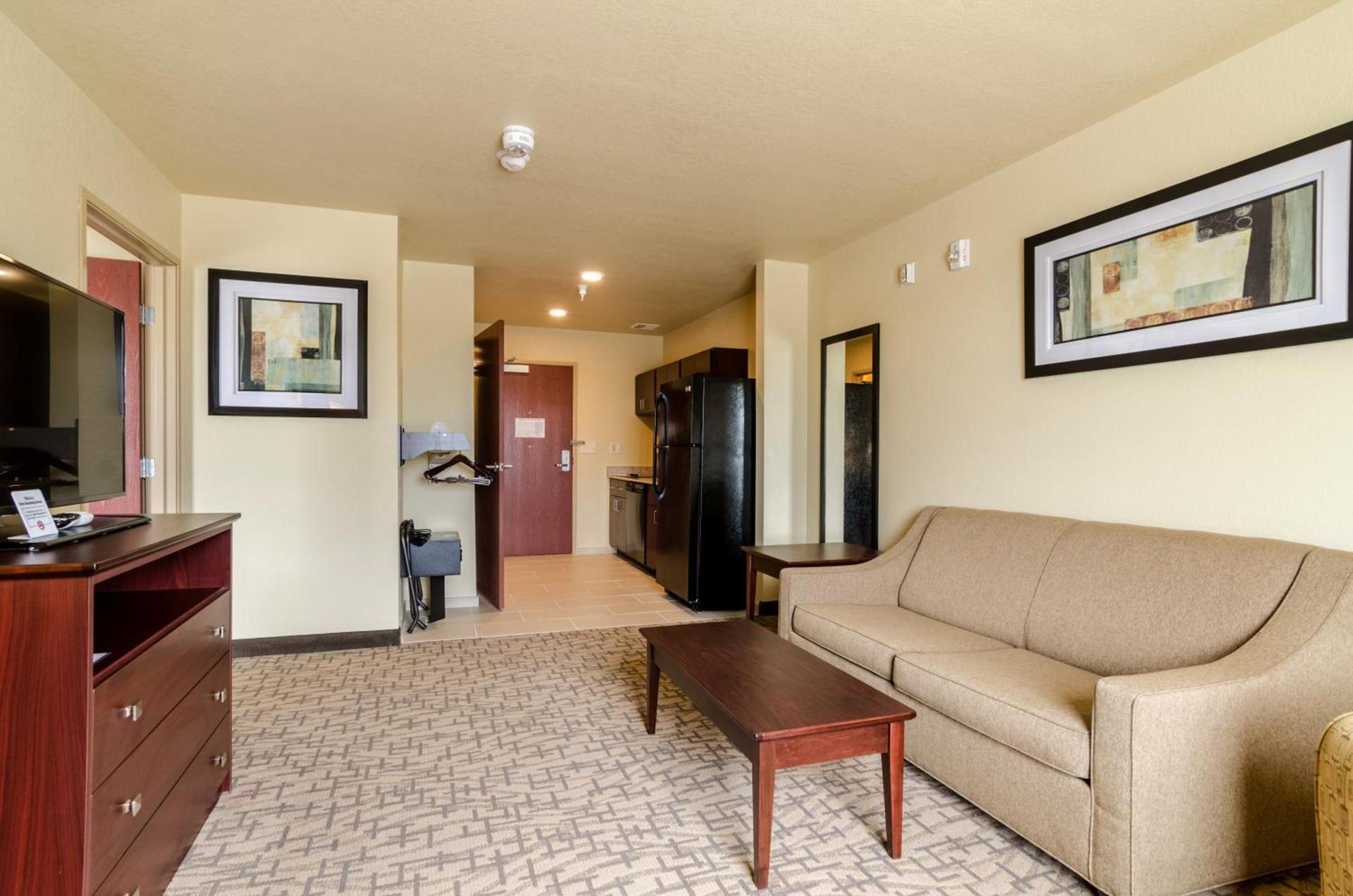 Cobblestone Inn & Suites - Oberlin photo 28