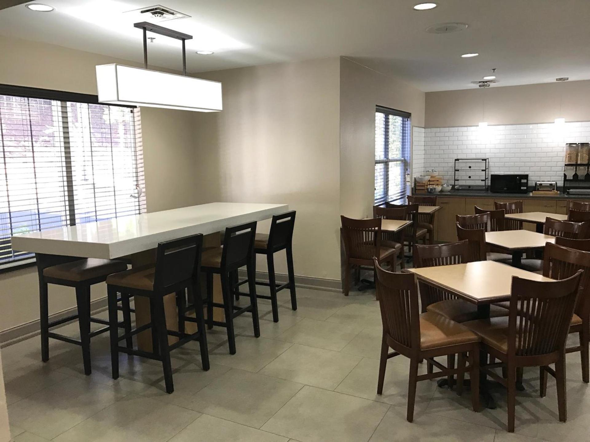 Country Inn & Suites by Radisson, Dalton, GA photo 32