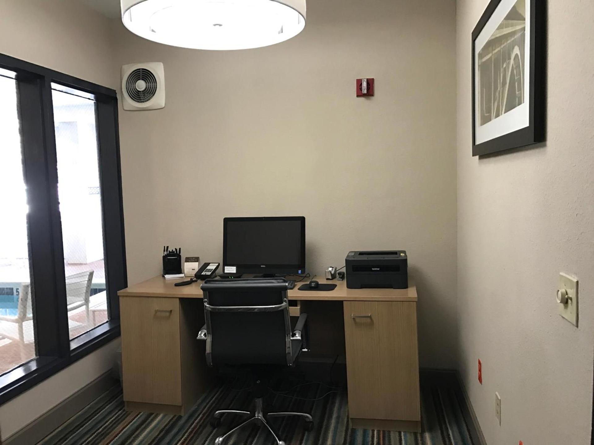 Country Inn & Suites by Radisson, Dalton, GA photo 57