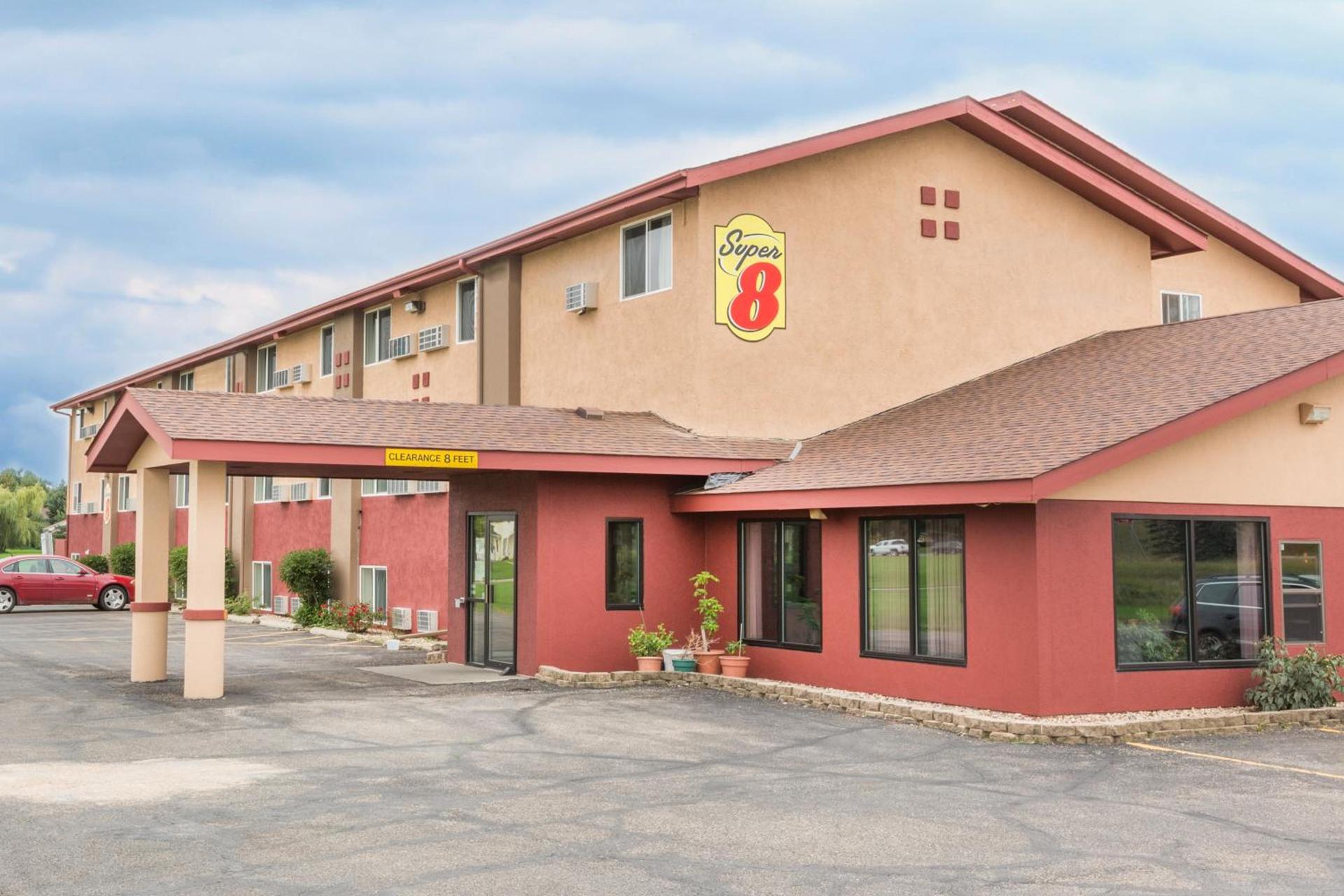 Super 8 by Wyndham Worthington Minnesota photo 15
