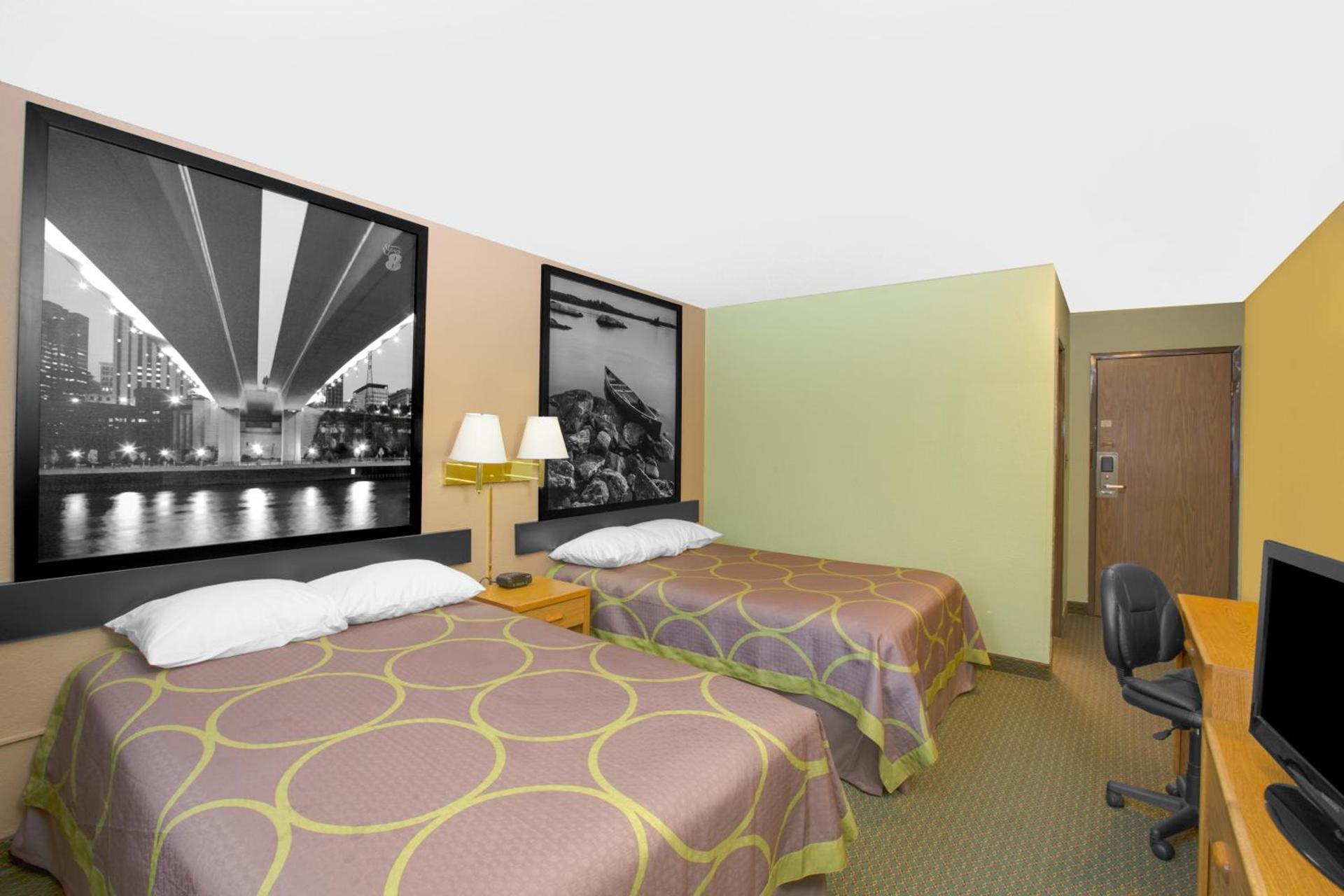 Super 8 by Wyndham Worthington Minnesota photo 28
