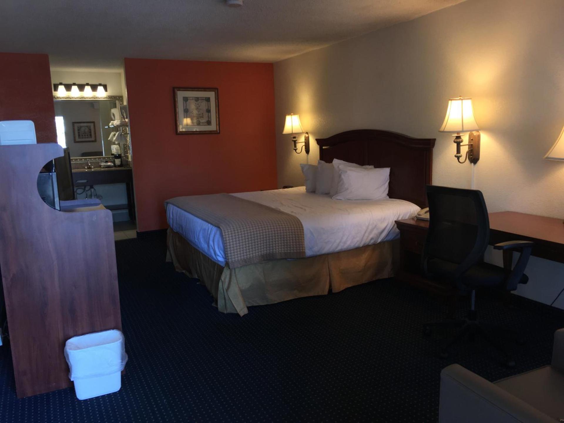 Baymont by Wyndham Rocky Mount I-95 photo 48