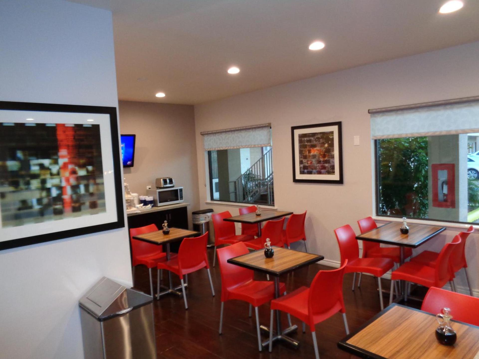 Grand Villa Inn Galleria photo 4