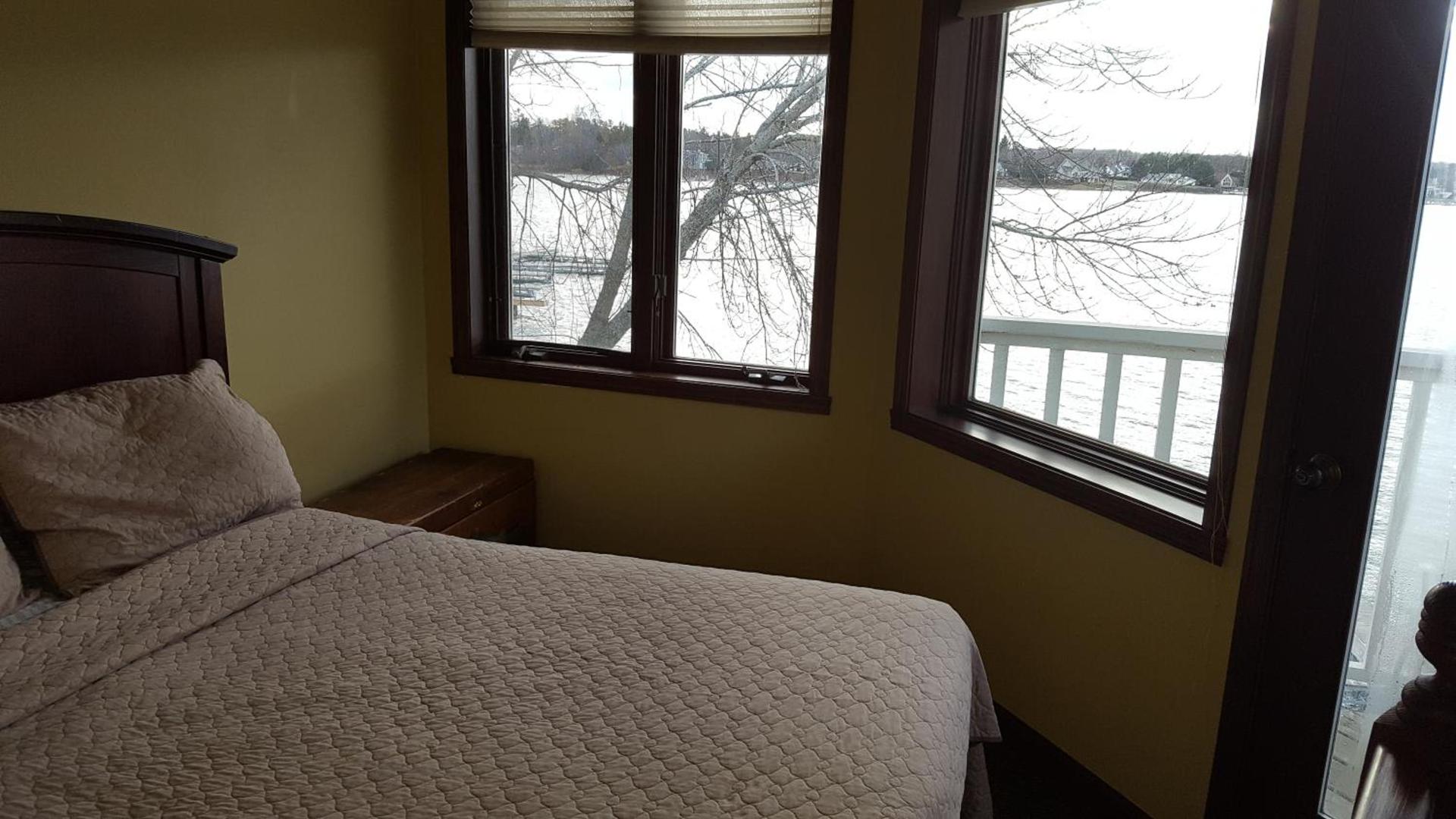 Snug Harbor Inn photo 88