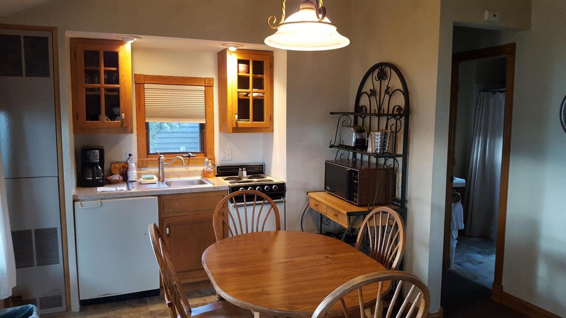 Snug Harbor Inn photo 83