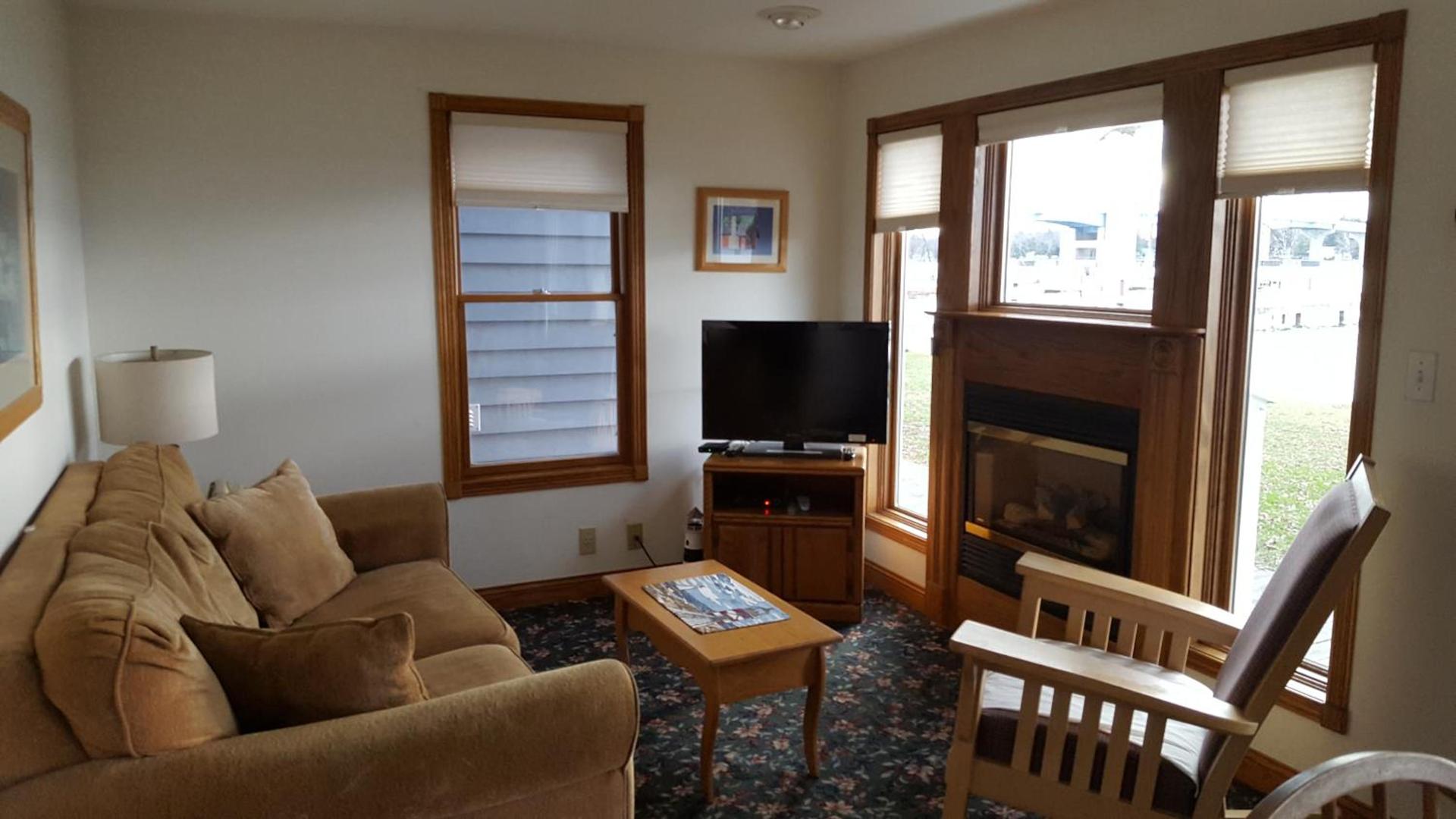 Snug Harbor Inn photo 13
