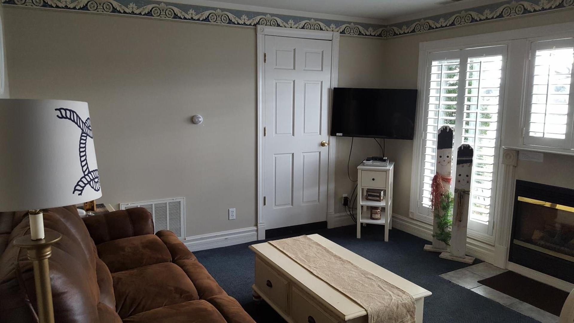 Snug Harbor Inn photo 60