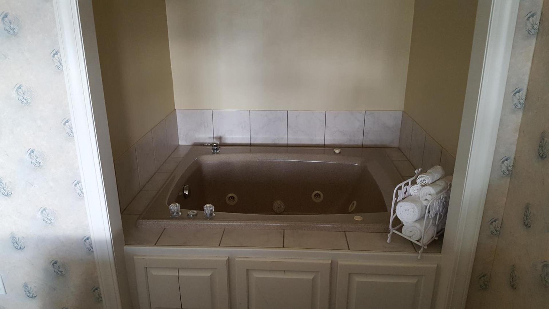 Snug Harbor Inn photo 22