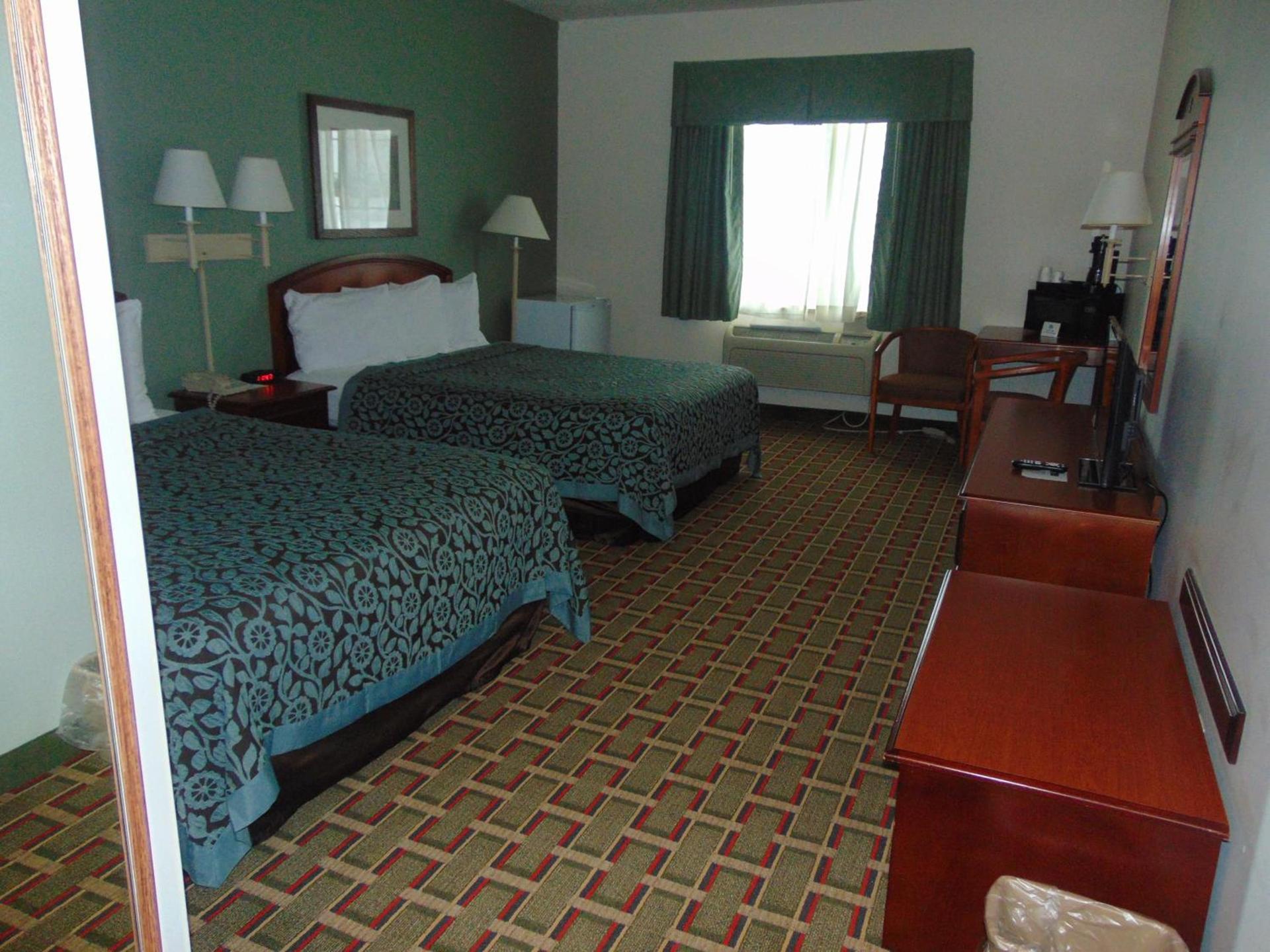 Days Inn by Wyndham Pentwater photo 30