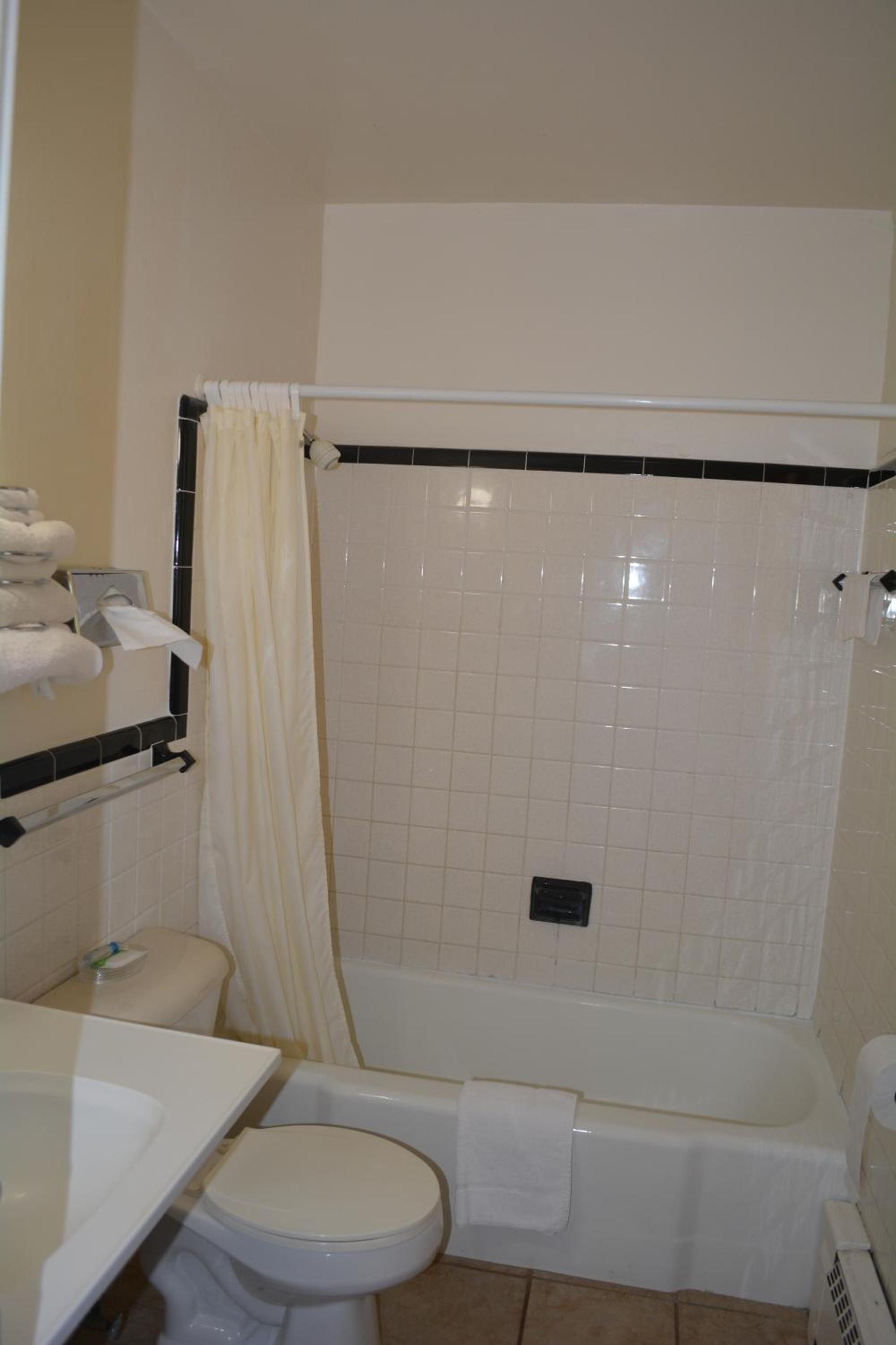 Ventura Motel photo 12