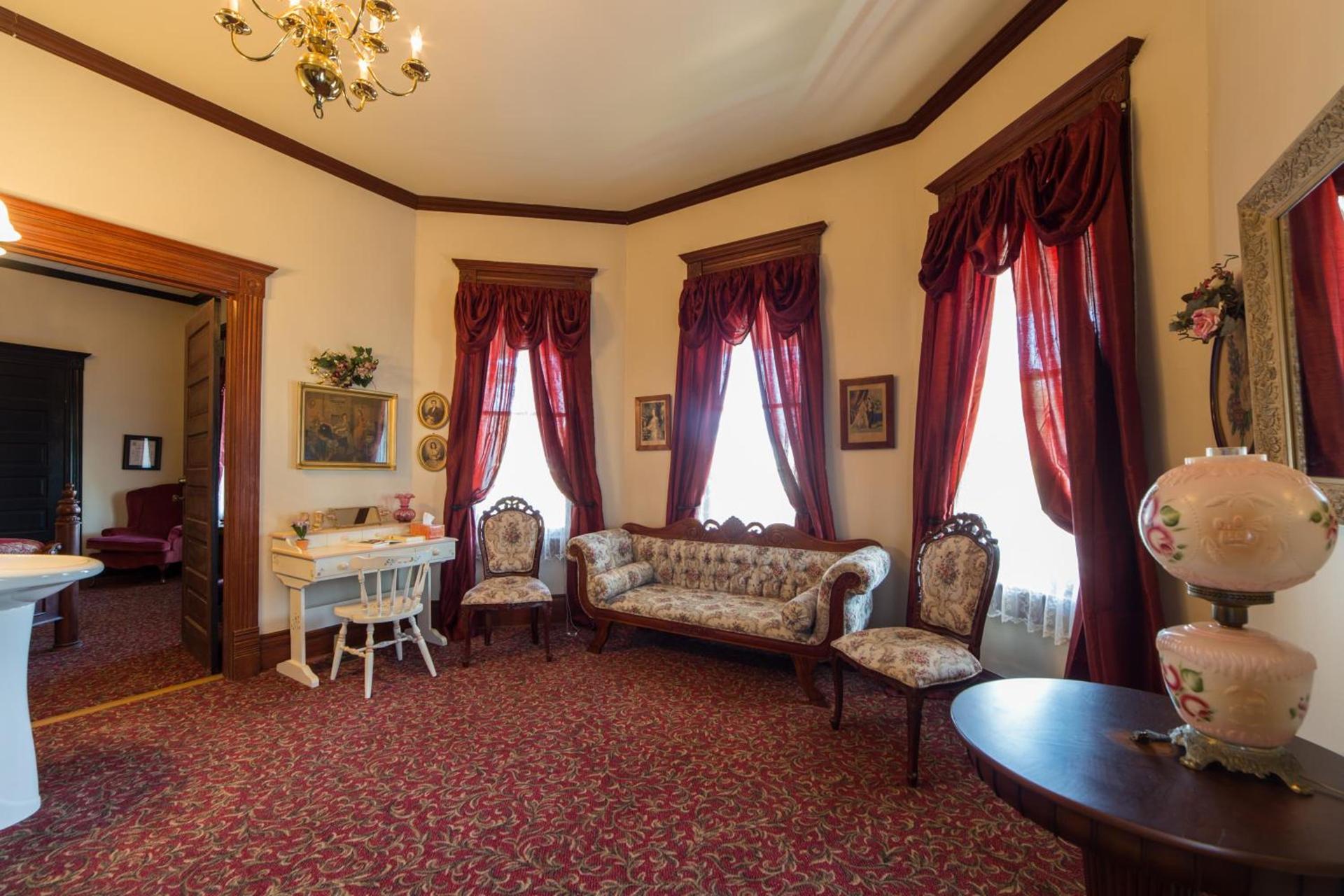 Grand Victorian Inn photo 23