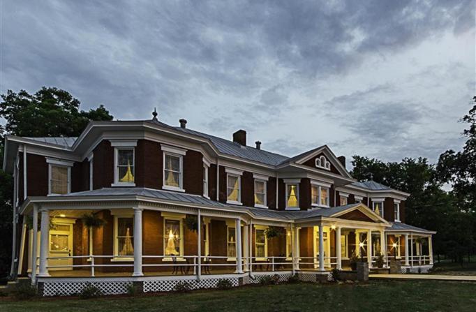 Grand Victorian Inn photo 26