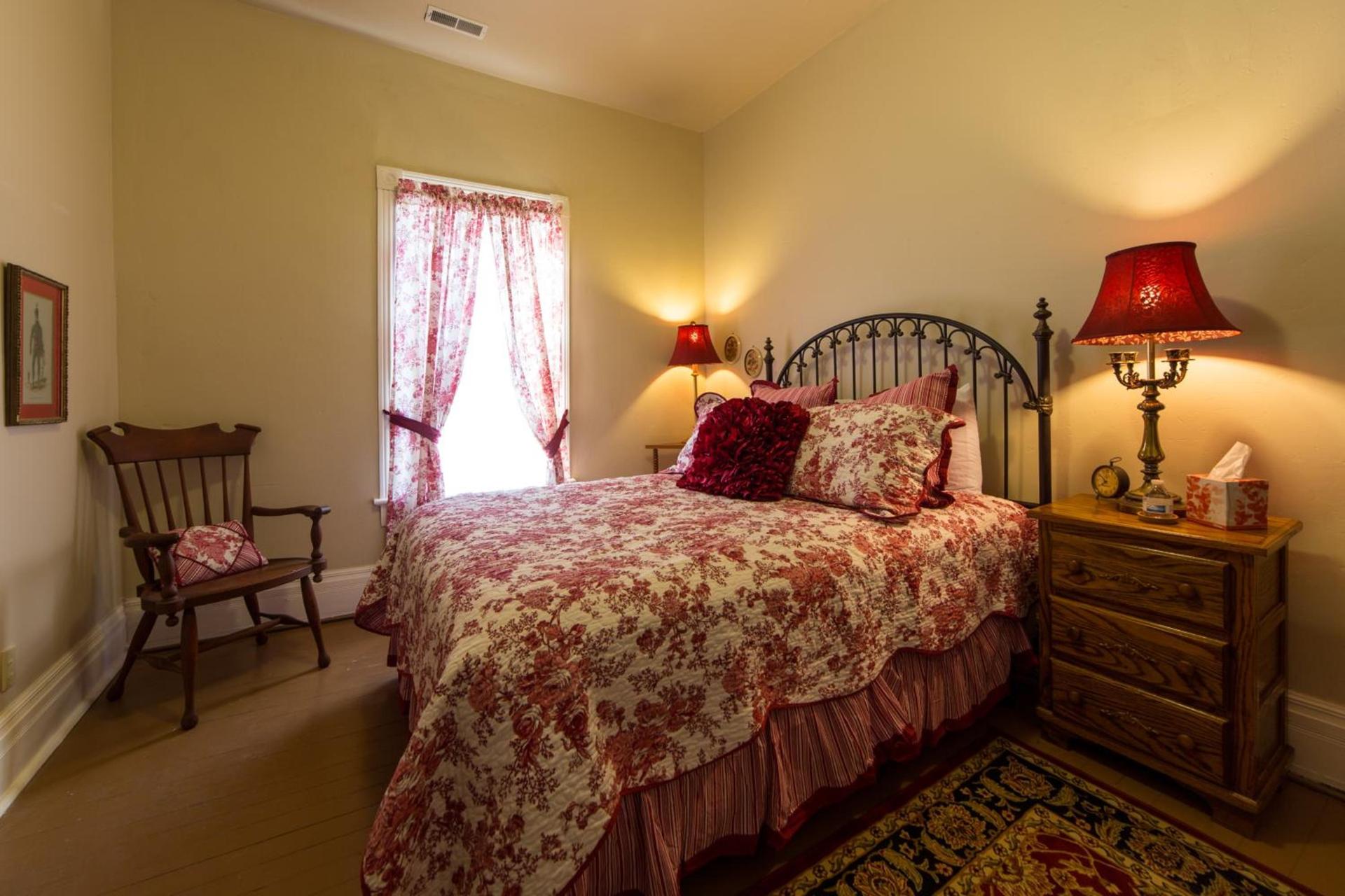 Grand Victorian Inn photo 28