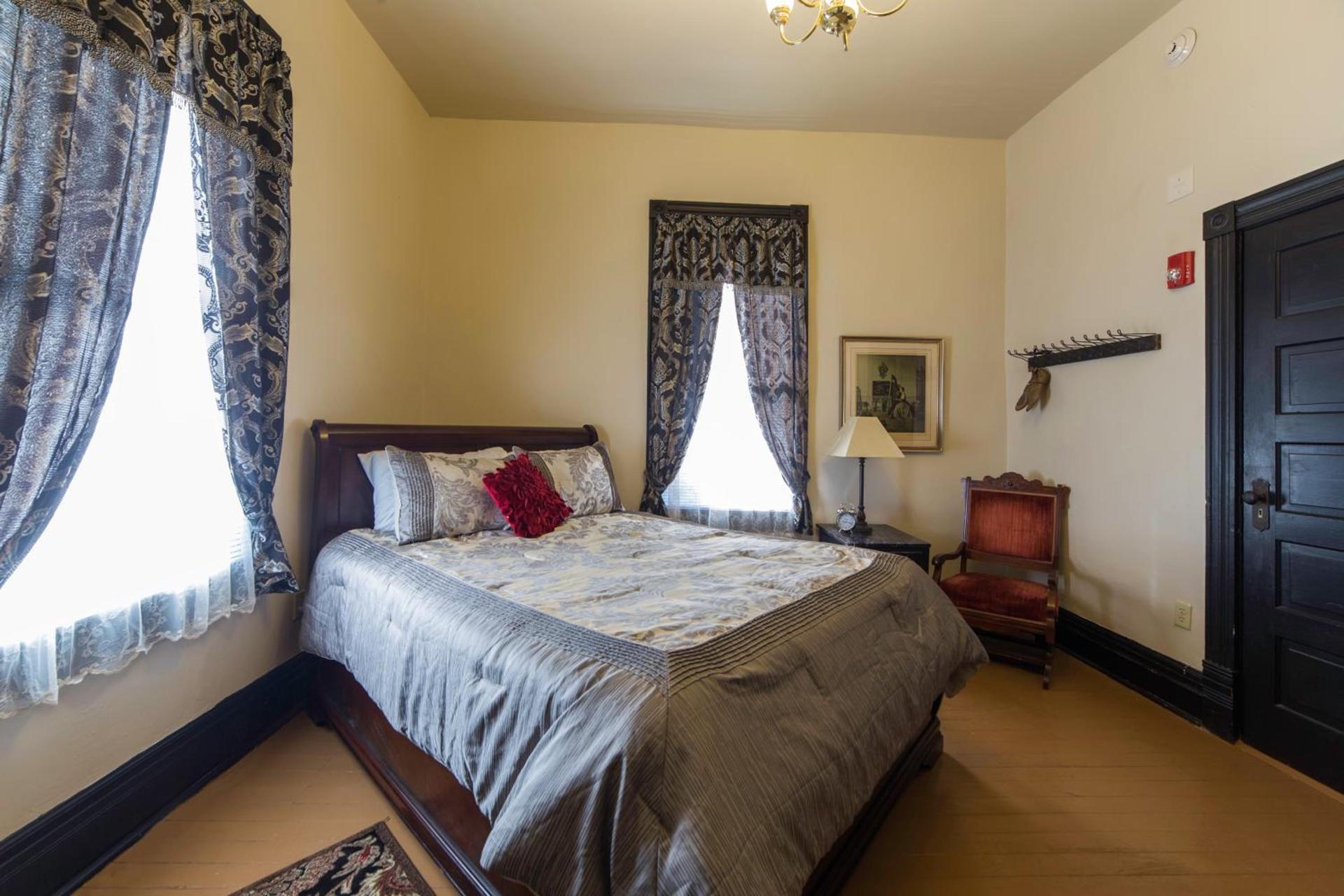 Grand Victorian Inn photo 32